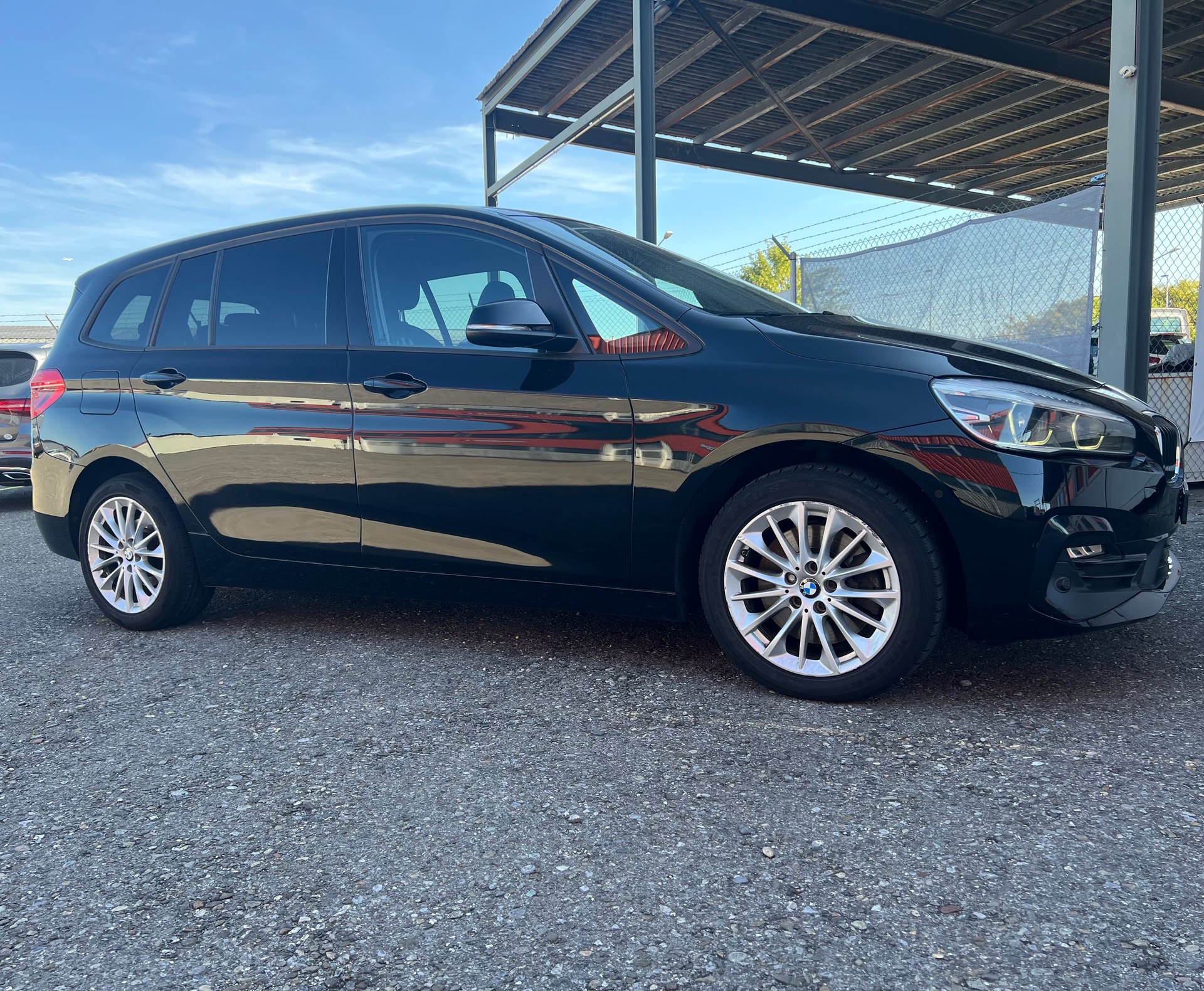 BMW 218d xDrive Gran Tourer Steptronic Luxury Line-image-5