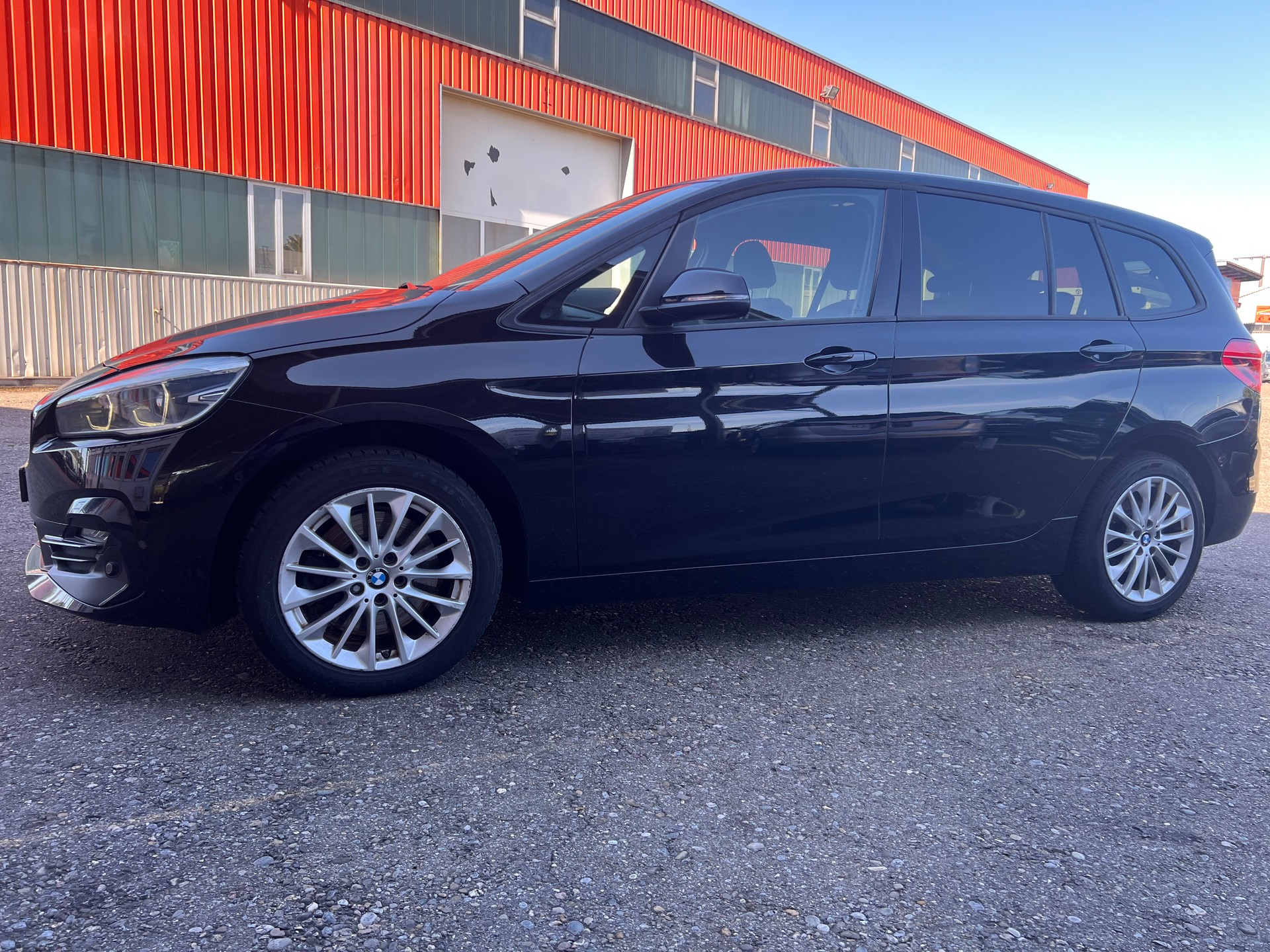 BMW 218d xDrive Gran Tourer Steptronic Luxury Line-image-9