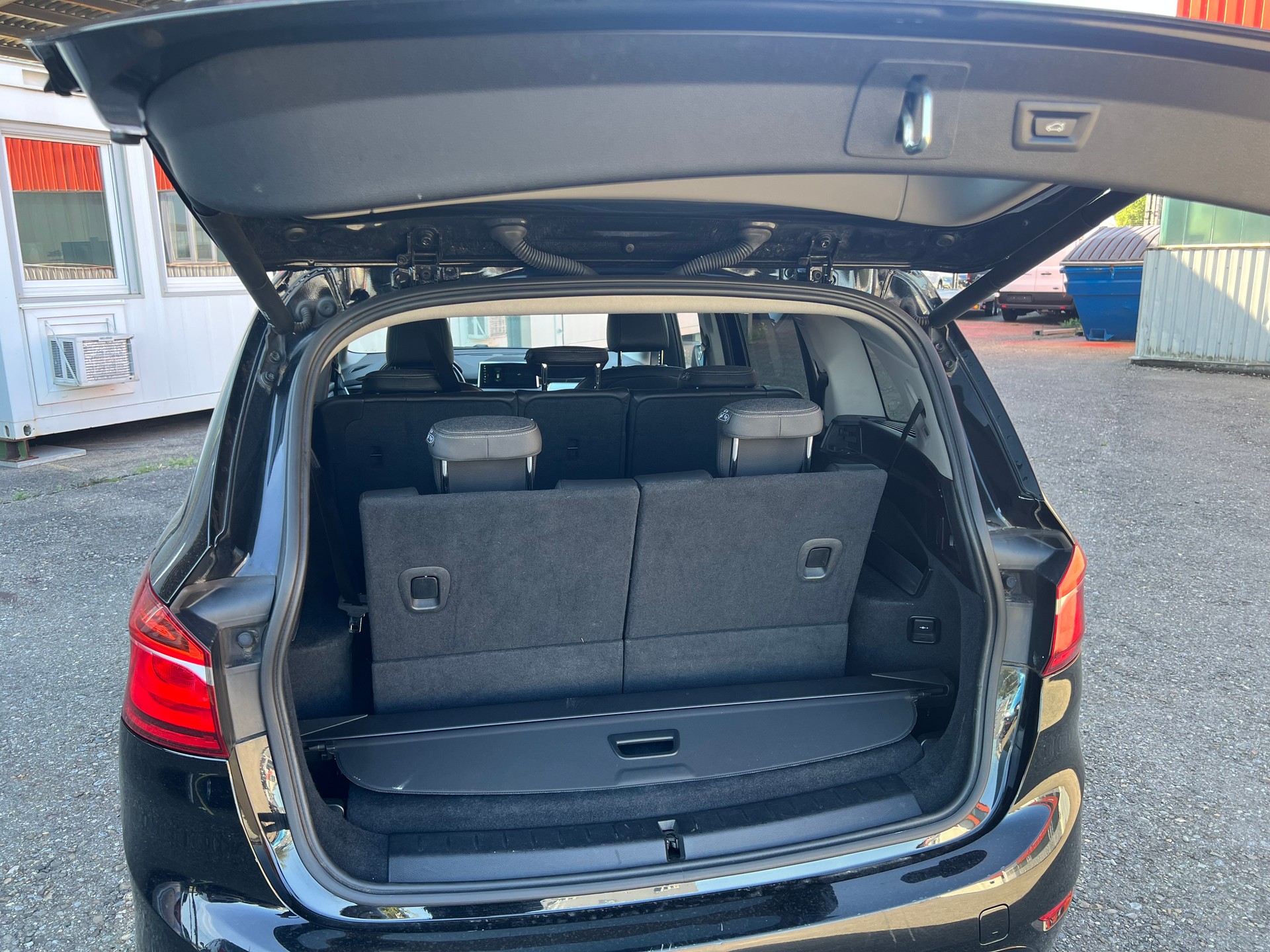 BMW 218d xDrive Gran Tourer Steptronic Luxury Line-image-11