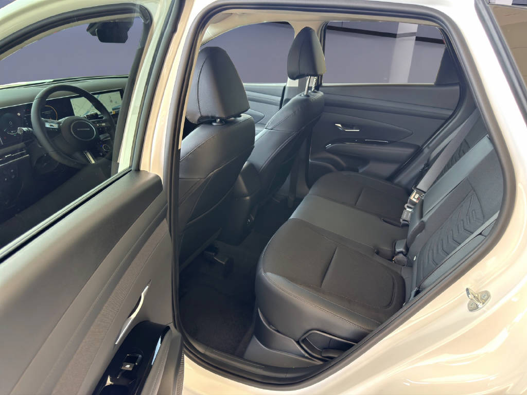 HYUNDAI TUCSON 1.6 T-GDi Hybrid Amplia 4WD-image-10