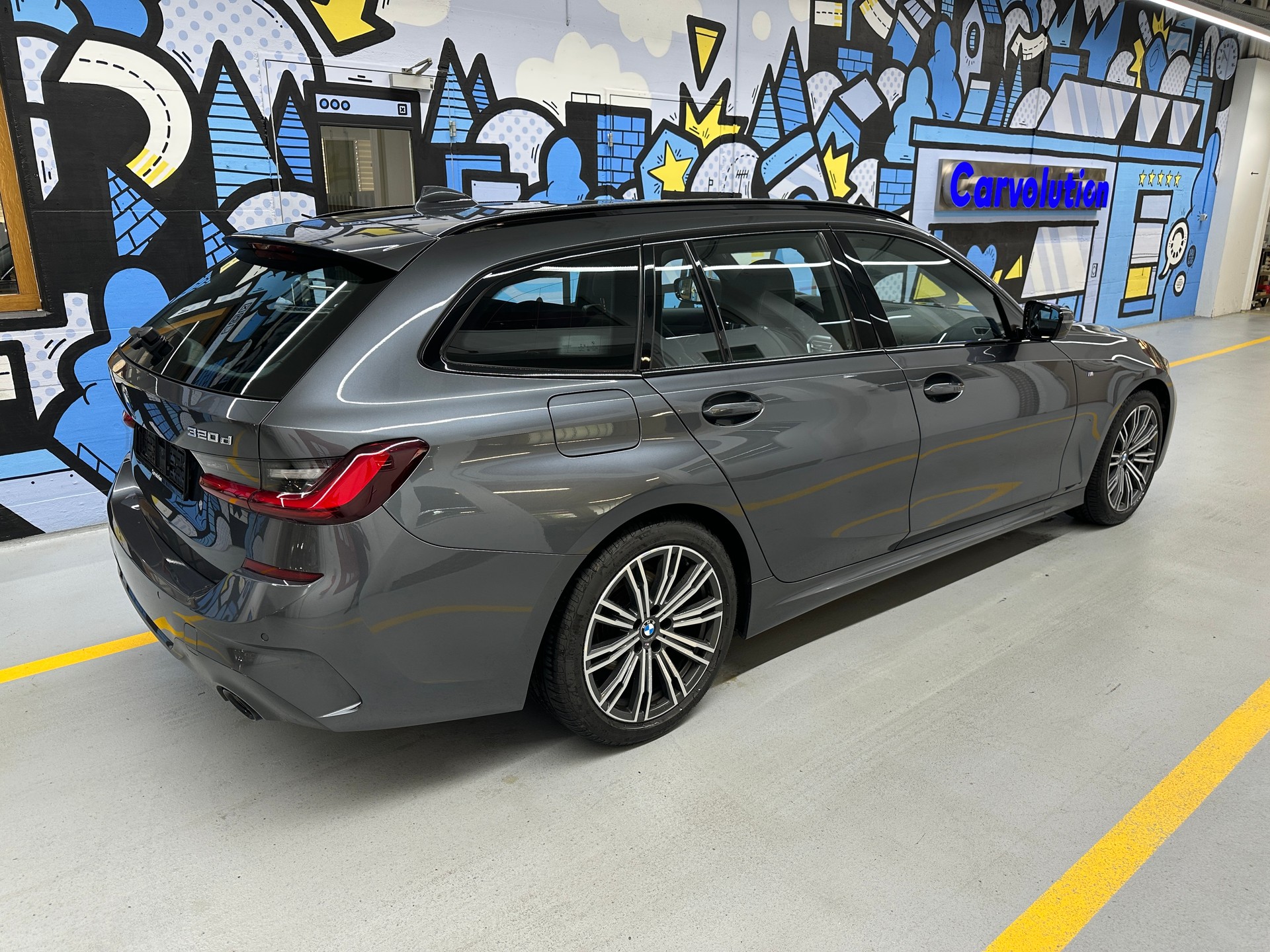 BMW 320d xDrive 48V Touring M Sport Steptronic-showroom-element-3