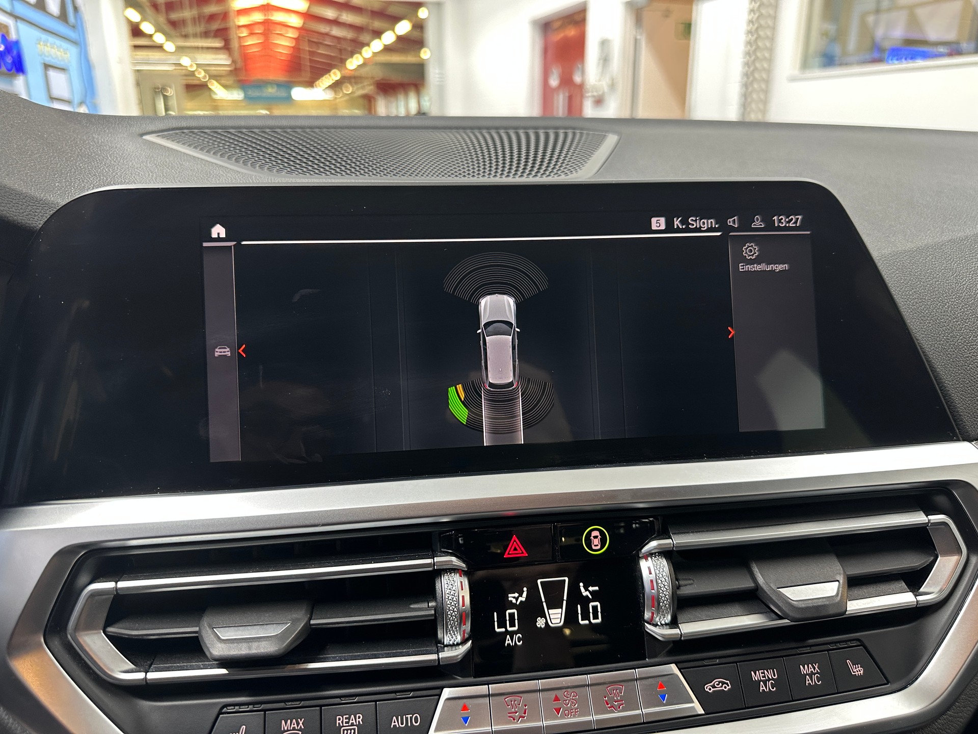 BMW 320d xDrive 48V Touring M Sport Steptronic-image-11