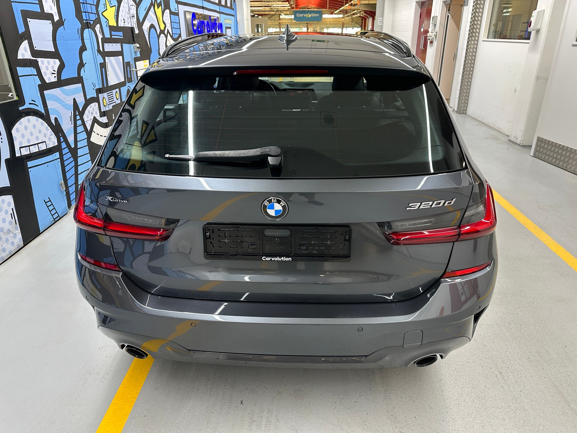 BMW 320d xDrive 48V Touring M Sport Steptronic-image-4