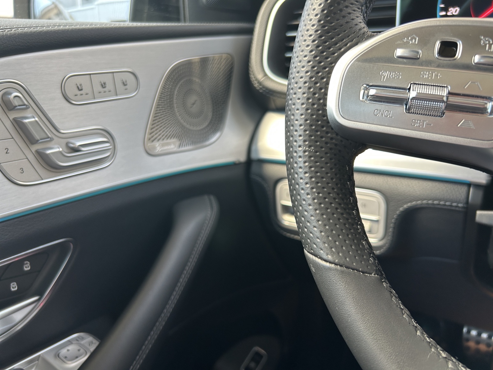 MERCEDES-BENZ GLE 580 4Matic AMG Line 9G-Tronic-image-12