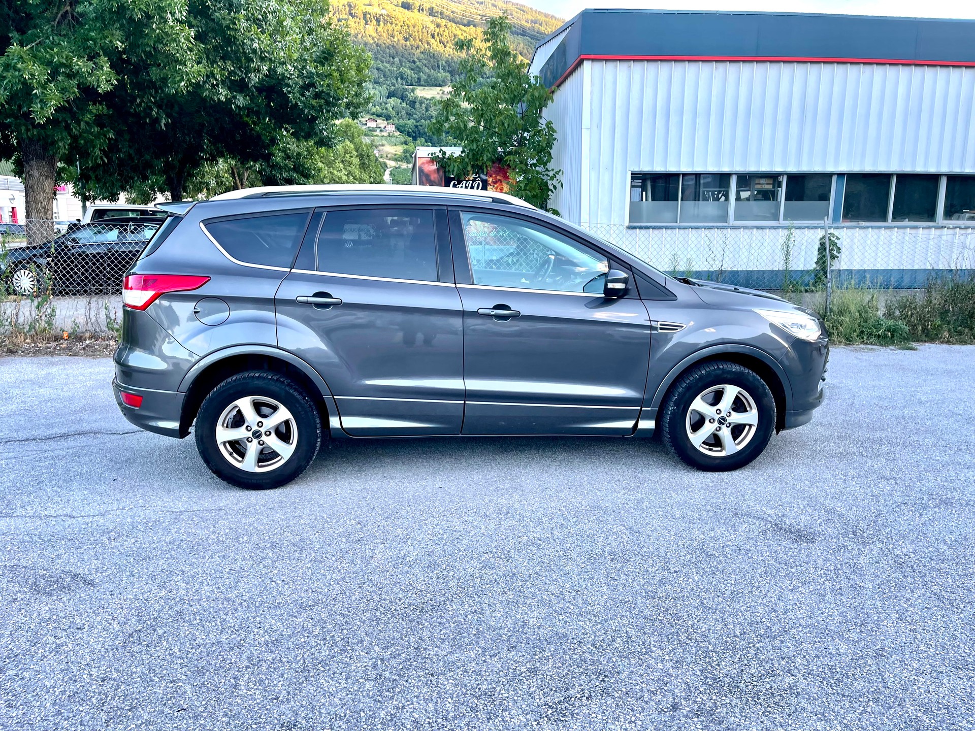 FORD Kuga 2.0 TDCi Titanium 4WD PowerShift-image-24