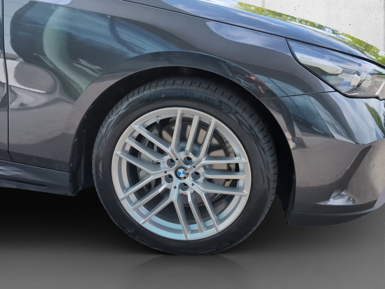 BMW i5 xDrive40-image-9