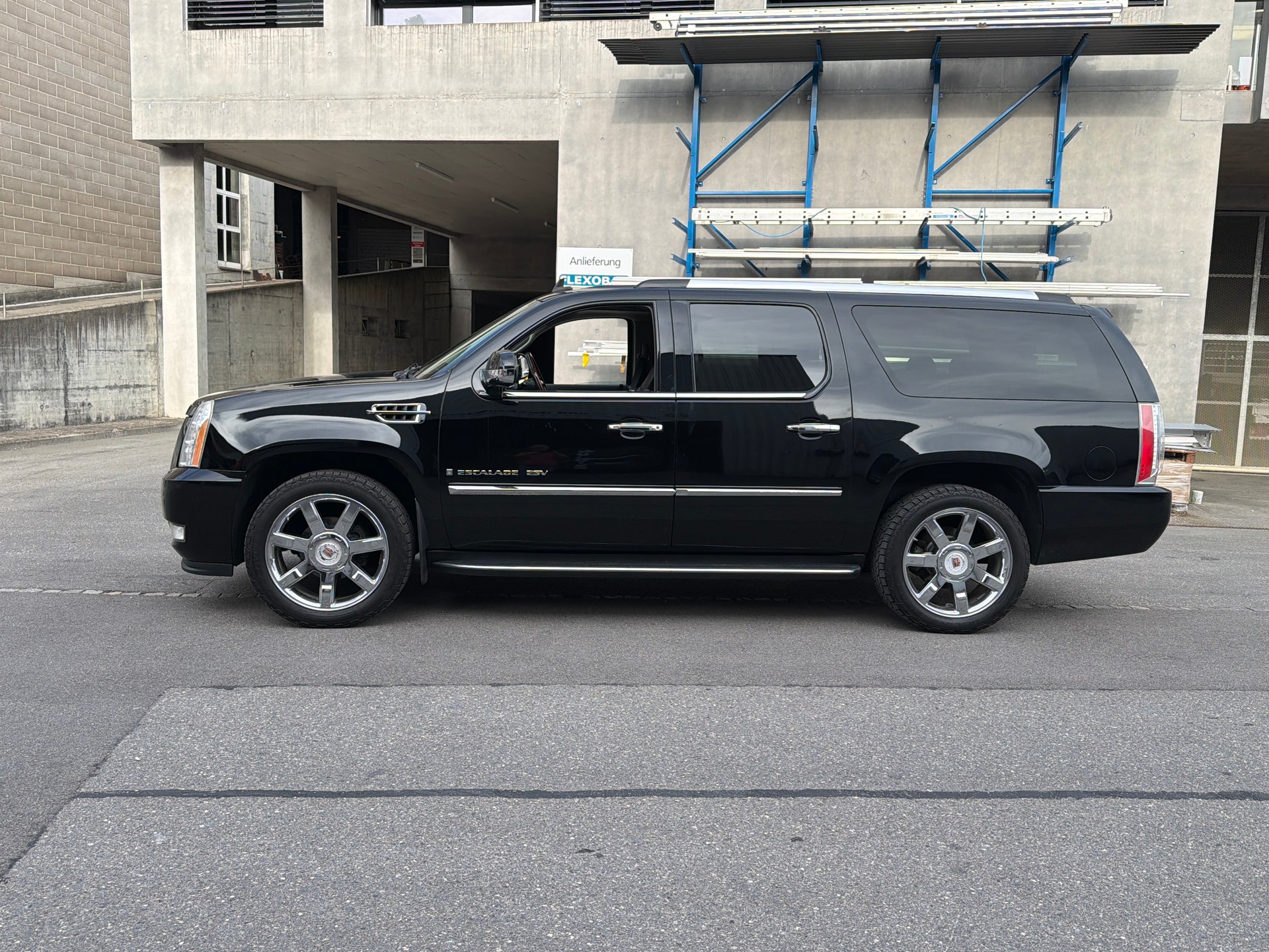CADILLAC Escalade 6.2 V8 ESV Langversion-image-1