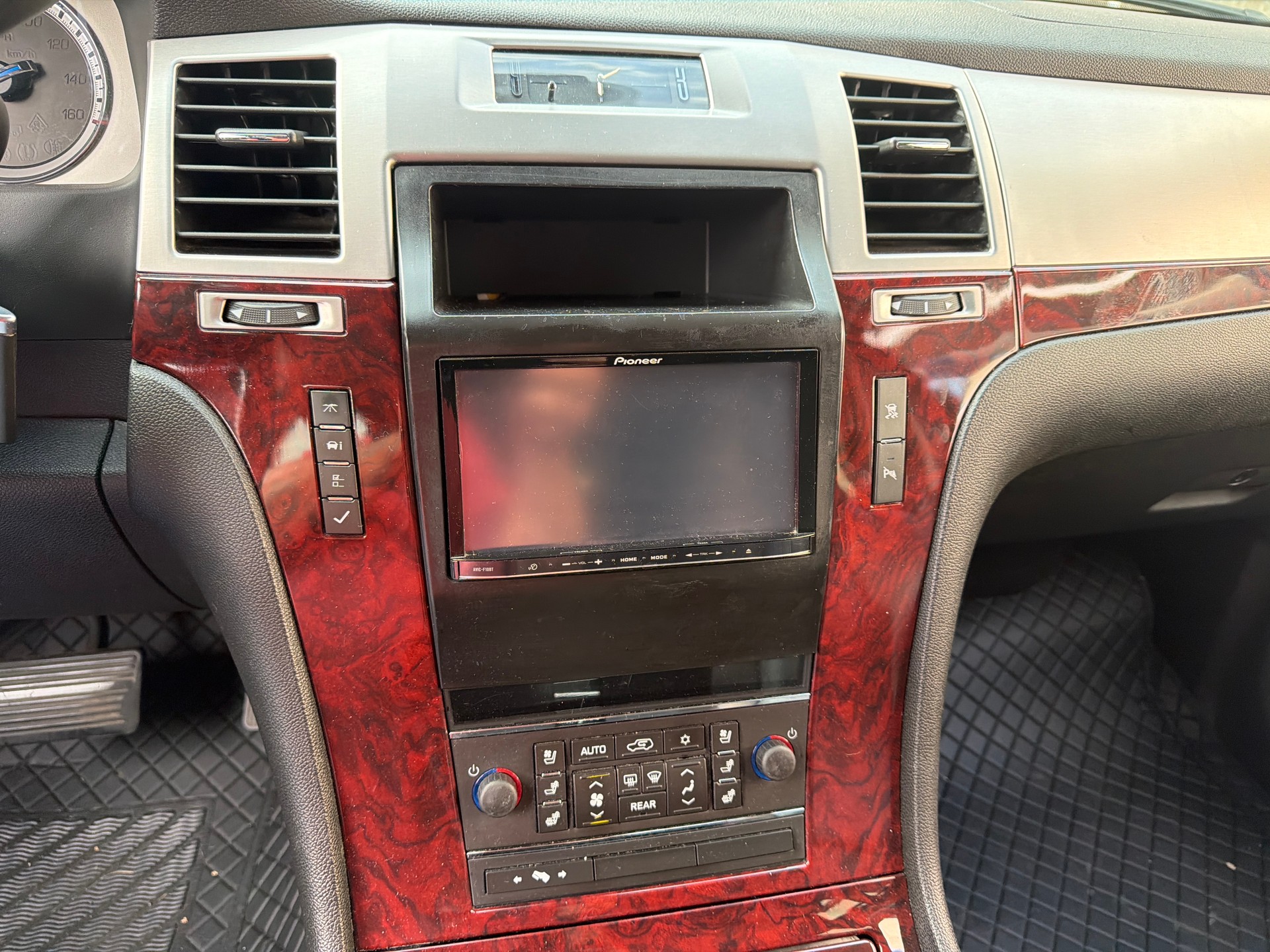 CADILLAC Escalade 6.2 V8 ESV Langversion-image-13