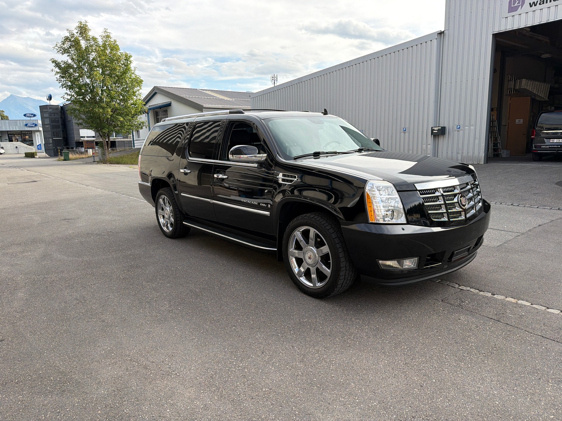 CADILLAC Escalade 6.2 V8 ESV Langversion-image-6
