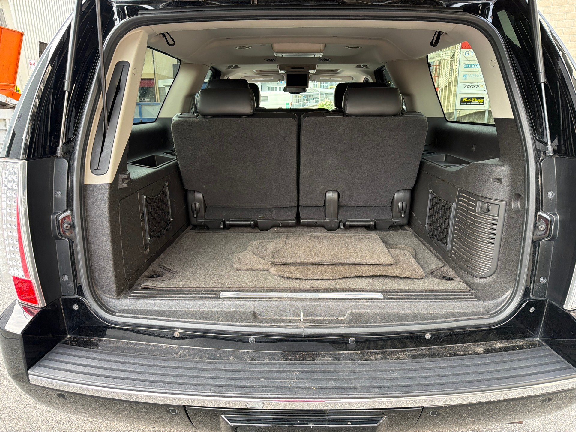 CADILLAC Escalade 6.2 V8 ESV Langversion-image-9