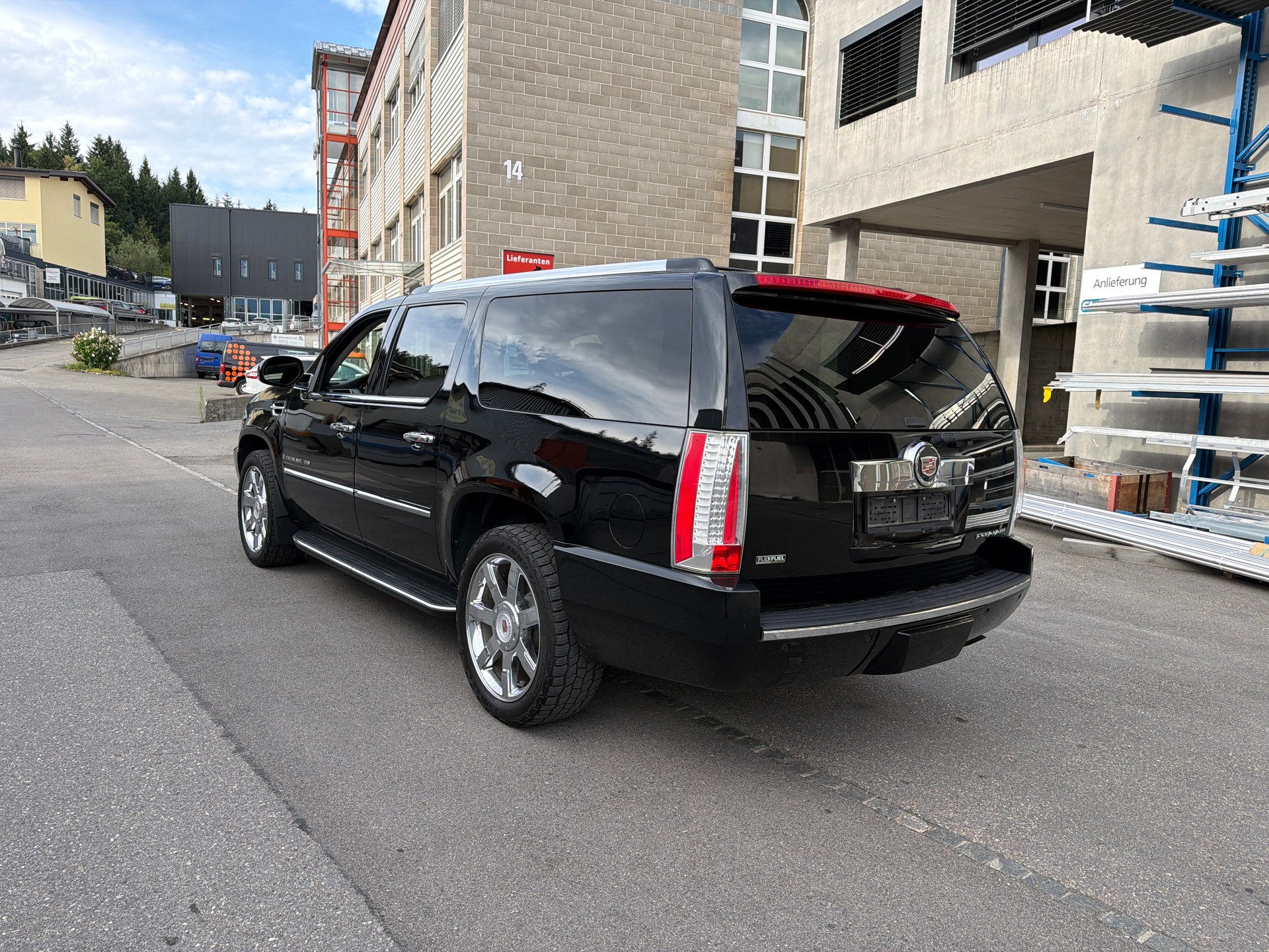 CADILLAC Escalade 6.2 V8 ESV Langversion-image-2