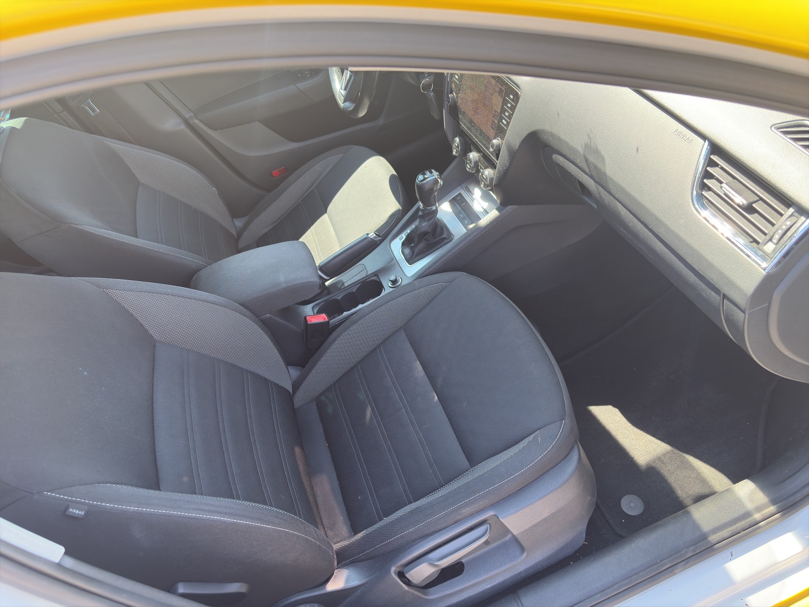 SKODA Octavia Combi 2.0 TDI Style 4x4-image-11
