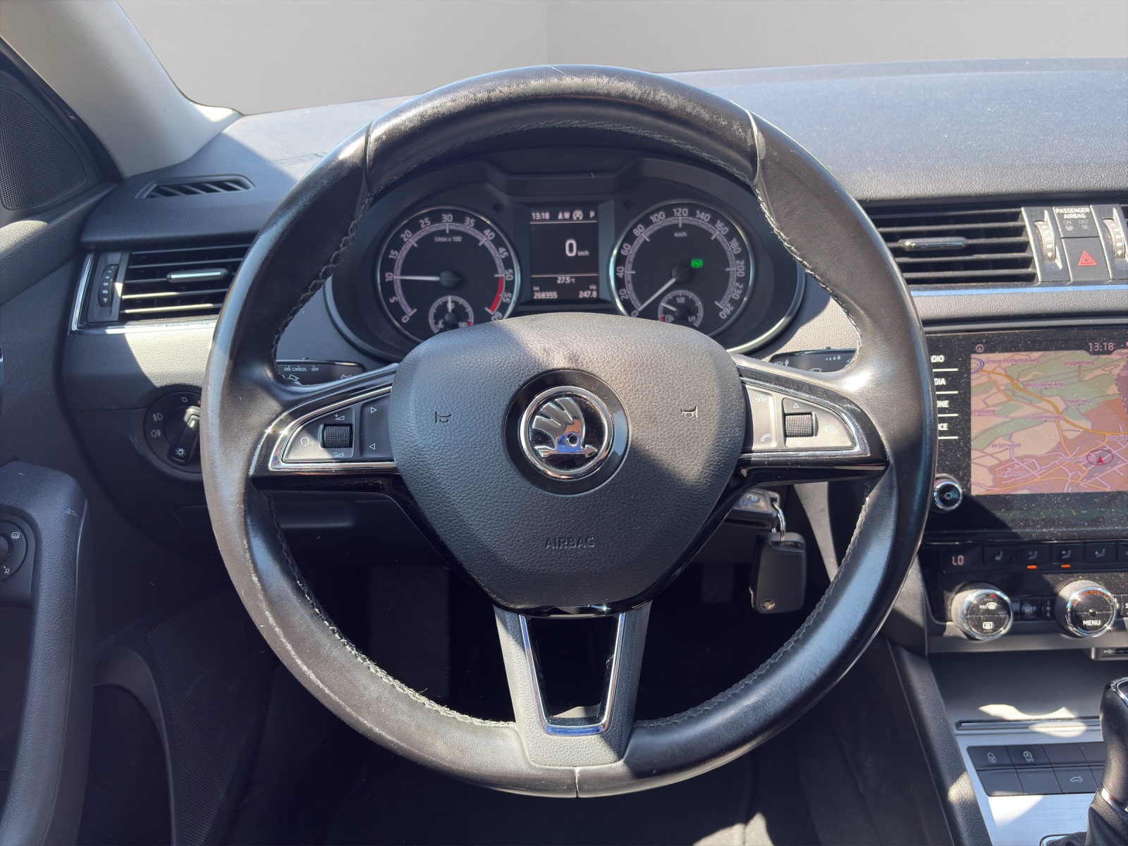 SKODA Octavia Combi 2.0 TDI Style 4x4-image-18