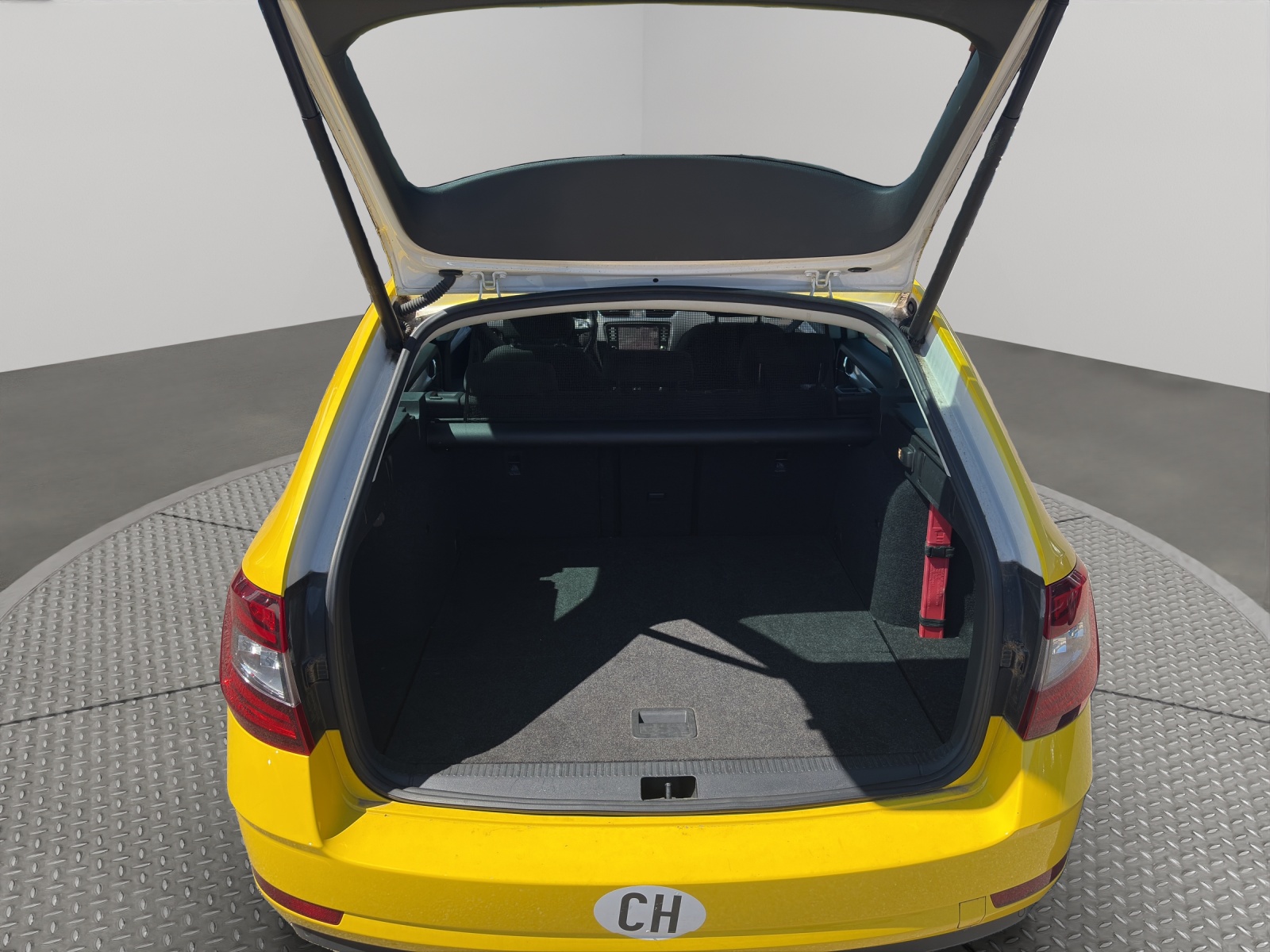 SKODA Octavia Combi 2.0 TDI Style 4x4-image-7