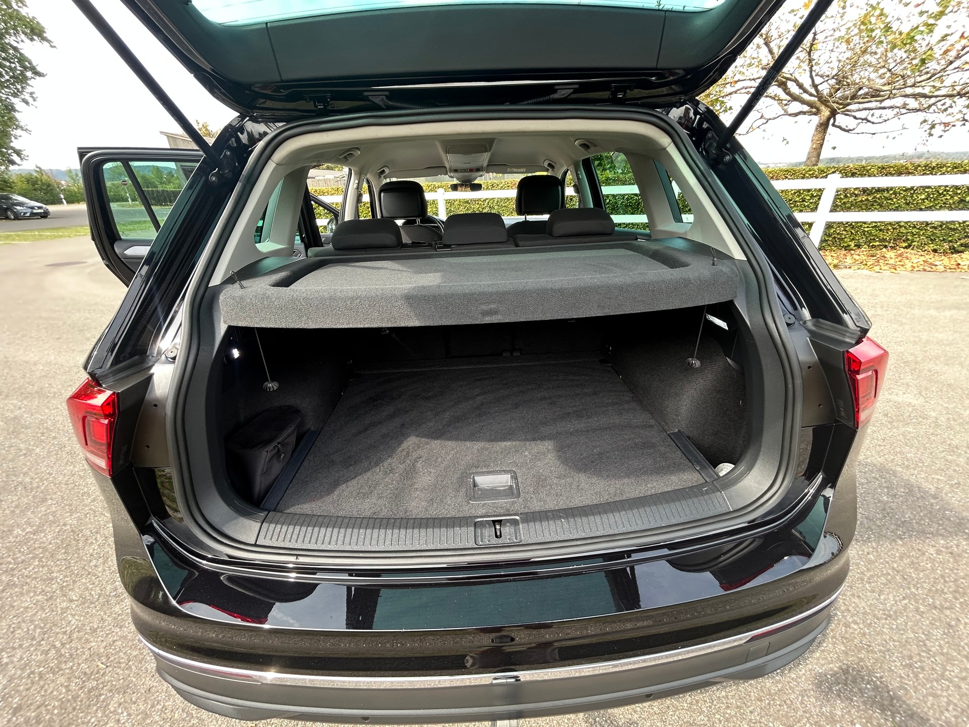 VW Tiguan 2.0 TDI SCR Life 4Motion DSG-image-10