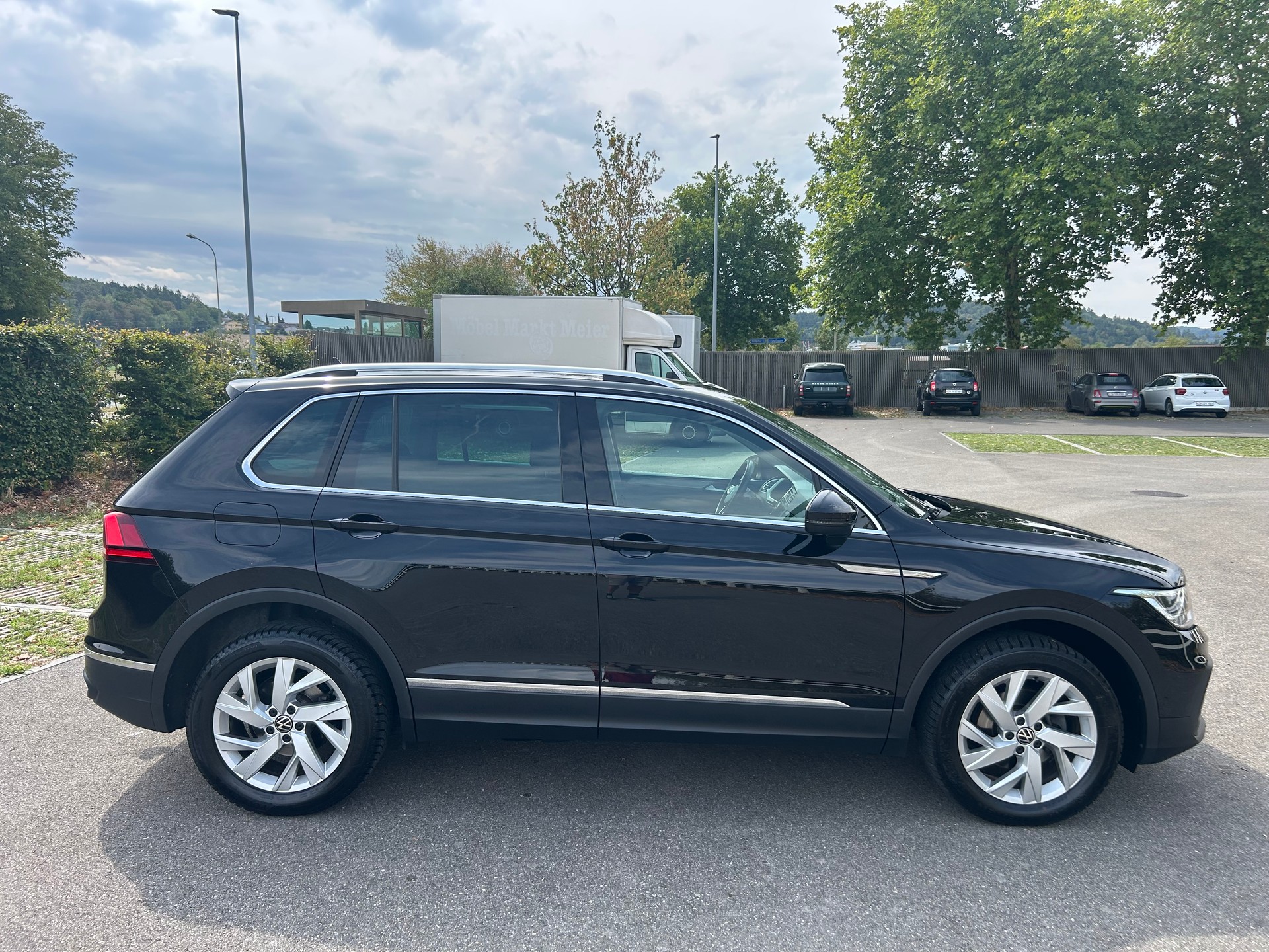 VW Tiguan 2.0 TDI SCR Life 4Motion DSG-image-5