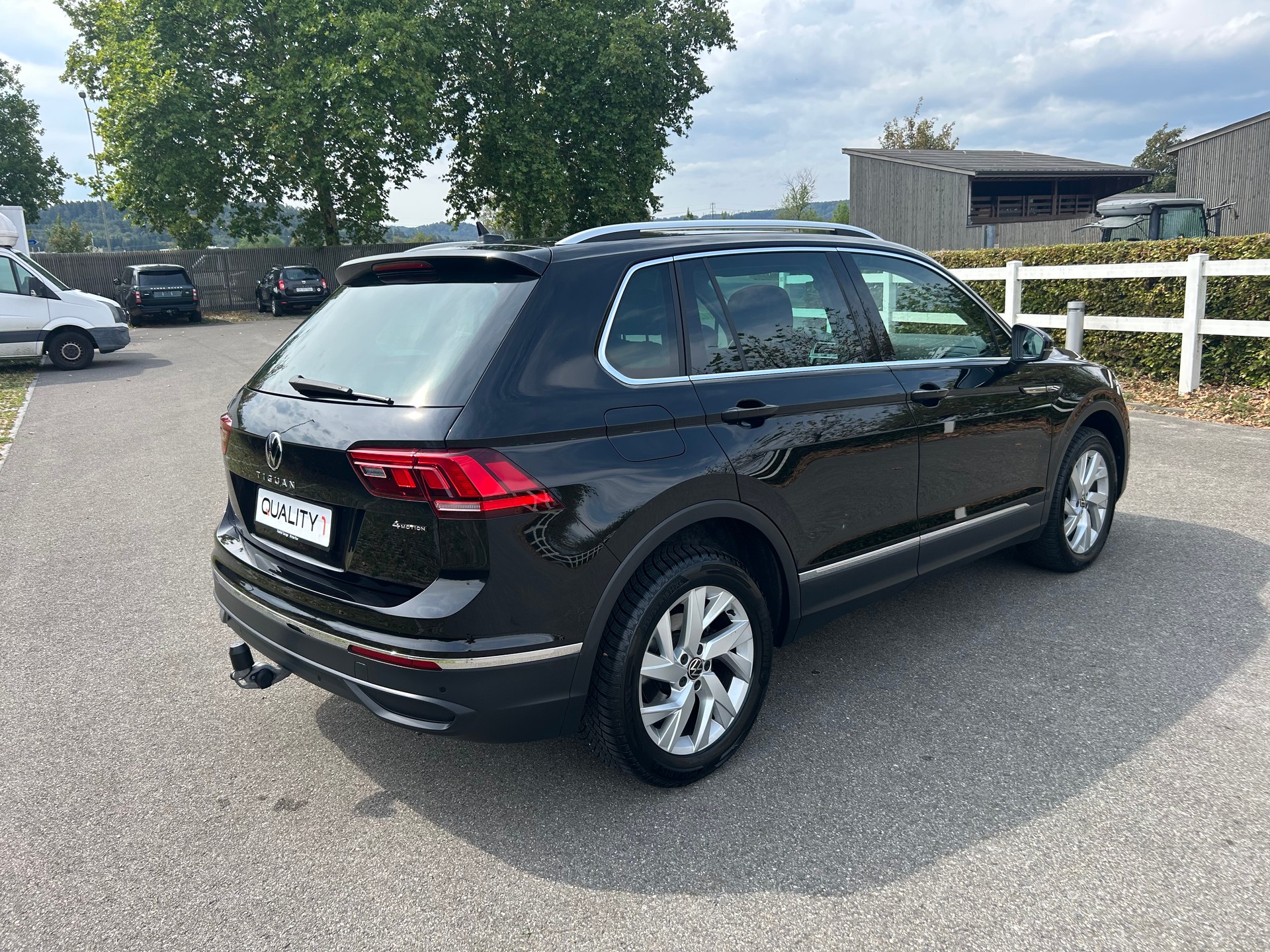 VW Tiguan 2.0 TDI SCR Life 4Motion DSG-image-4