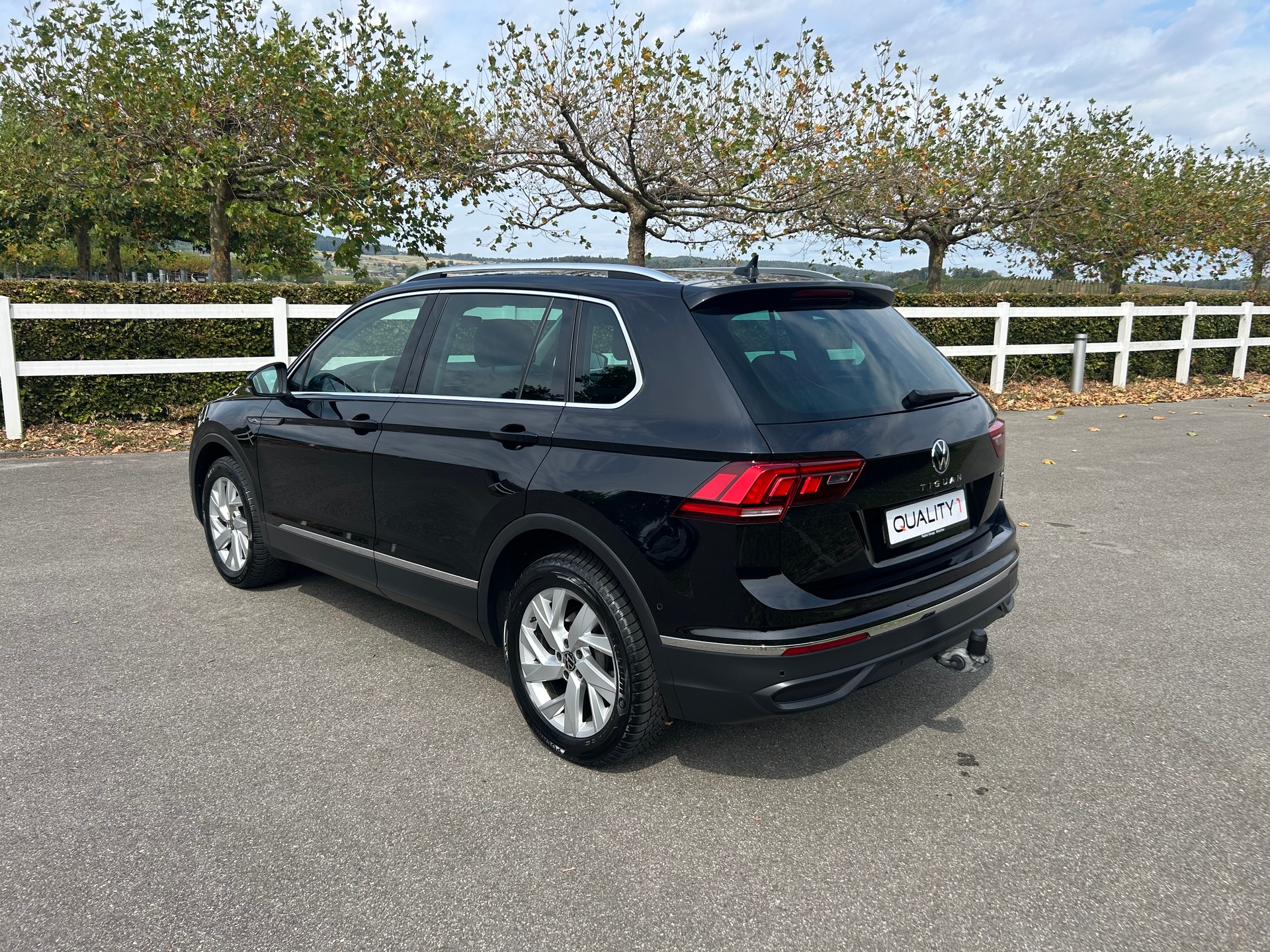 VW Tiguan 2.0 TDI SCR Life 4Motion DSG-image-2