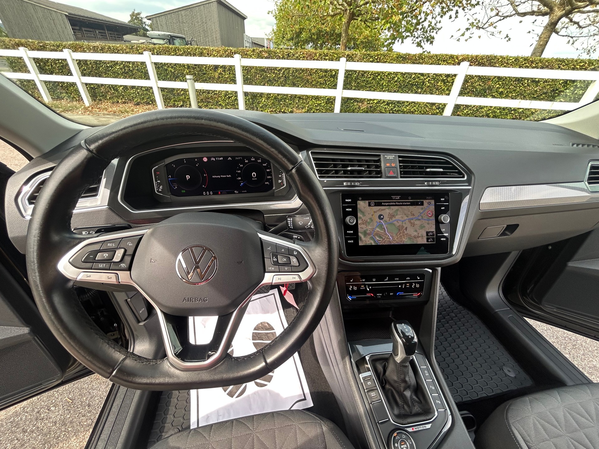 VW Tiguan 2.0 TDI SCR Life 4Motion DSG-image-12