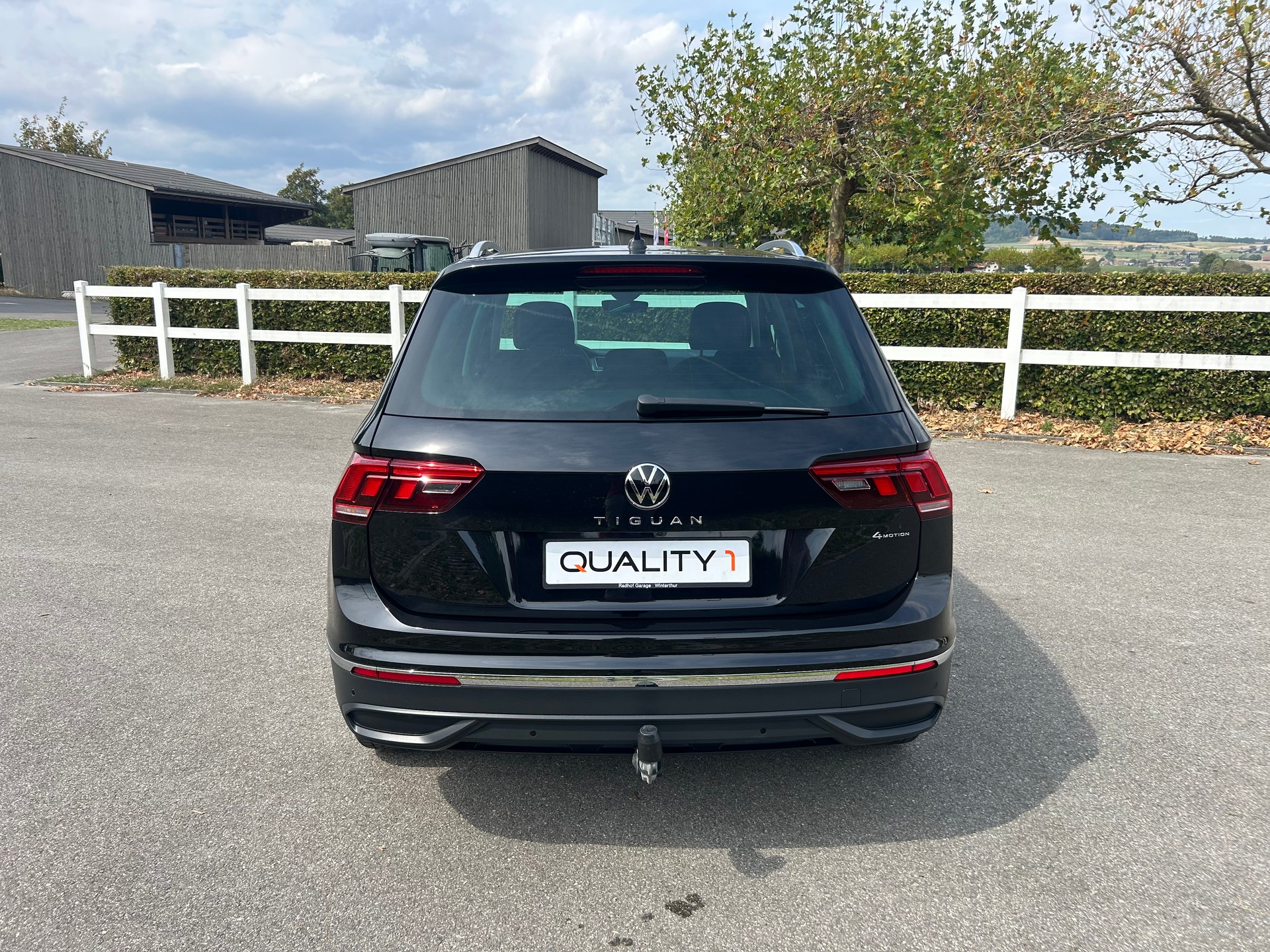 VW Tiguan 2.0 TDI SCR Life 4Motion DSG-image-3