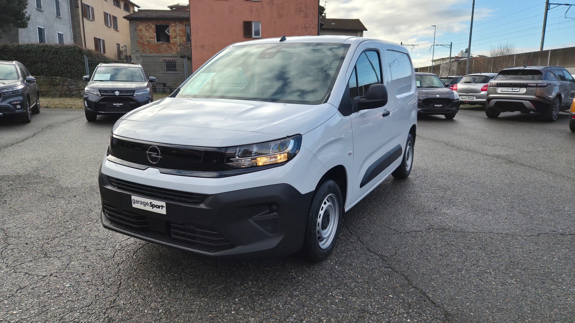 OPEL Combo Cargo 1.2 Turbo start/stop-image-2