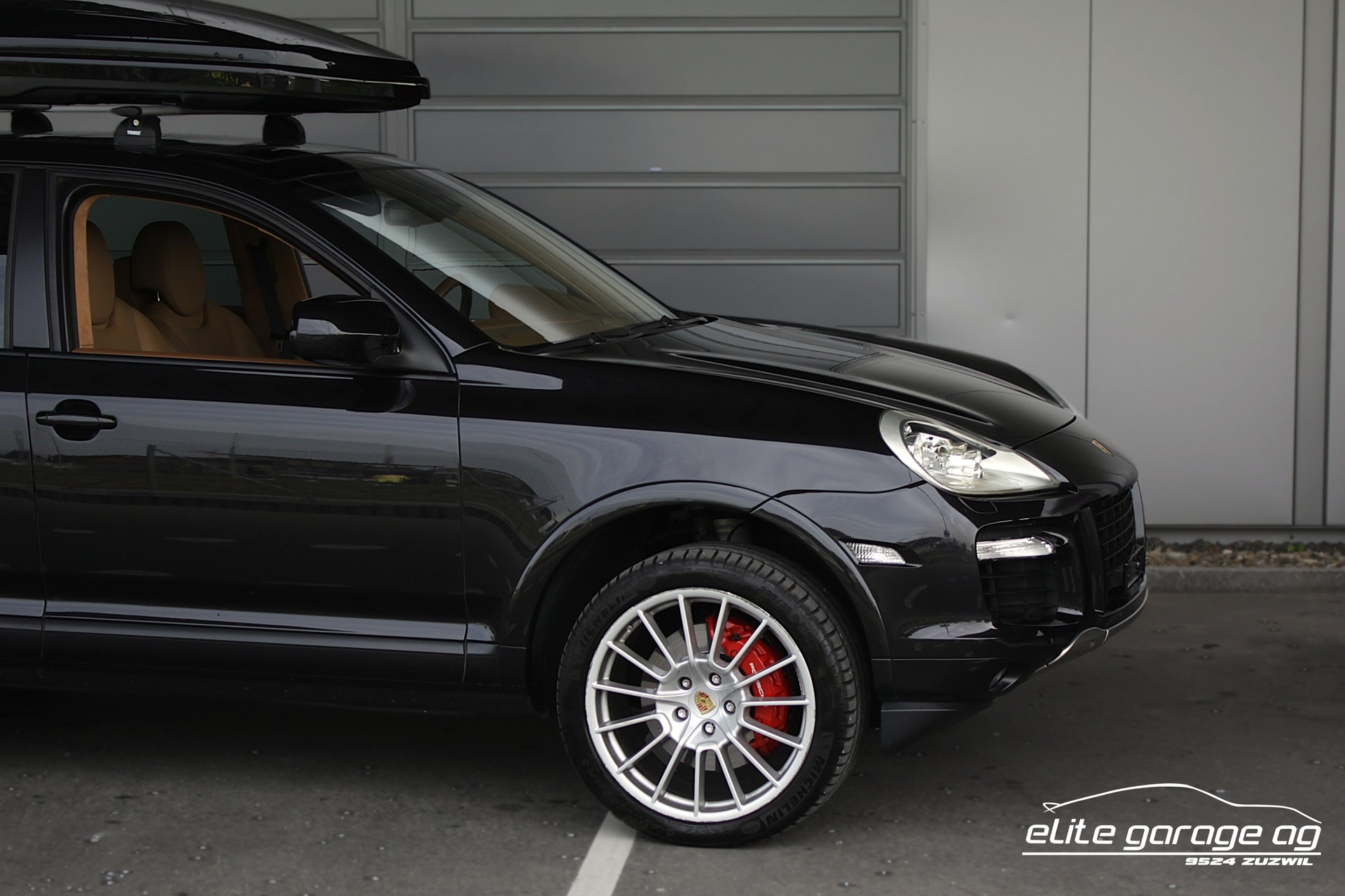 PORSCHE Cayenne Turbo-image-8