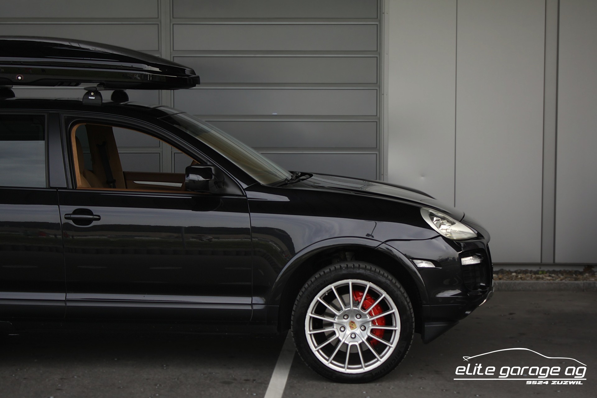 PORSCHE Cayenne Turbo-image-9