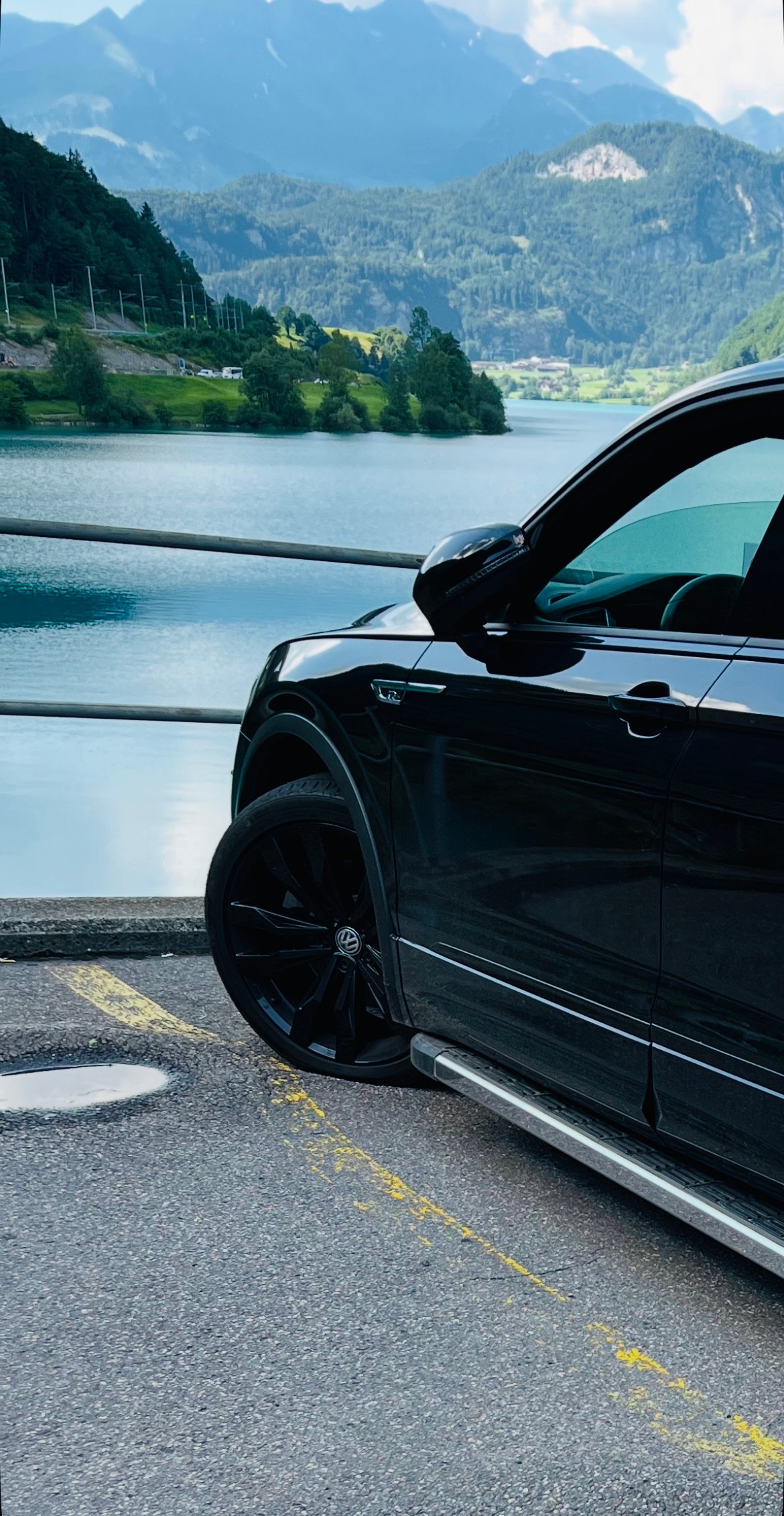 VW 2.0 TDI SCR Comfortline DSG R-Line schwarz-image-1
