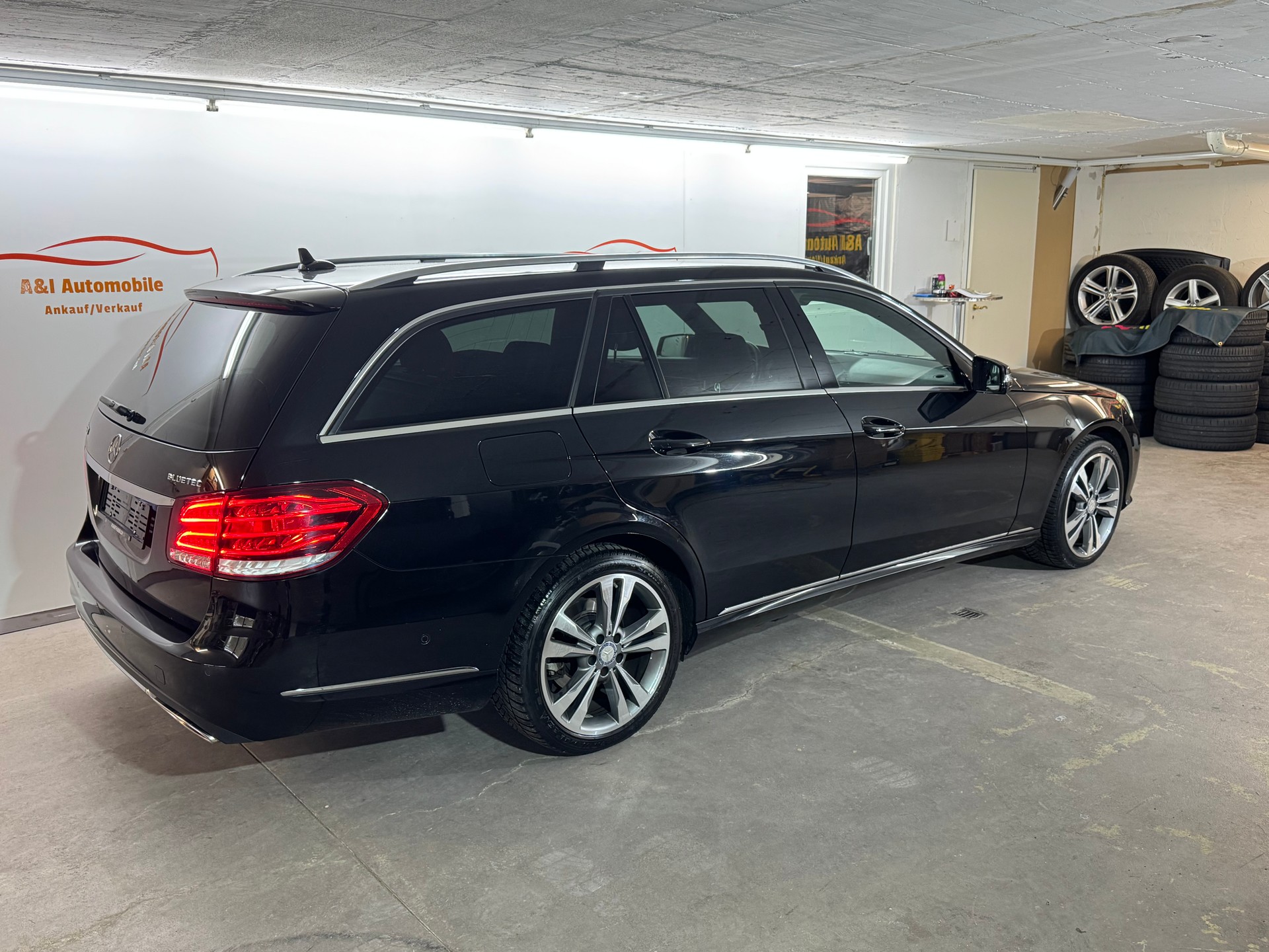 MERCEDES-BENZ E 350 BlueTEC Avantgarde 4Matic 7G-Tronic-image-2