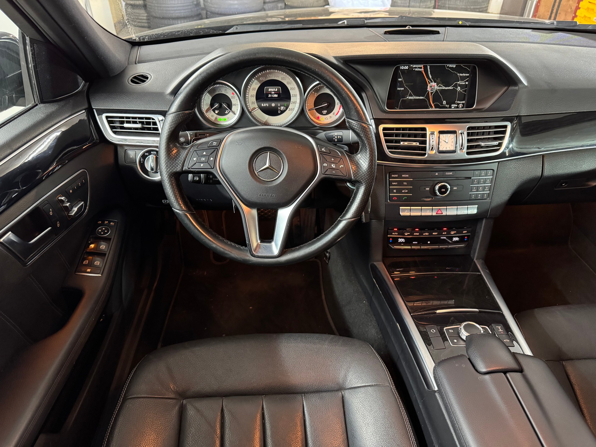 MERCEDES-BENZ E 350 BlueTEC Avantgarde 4Matic 7G-Tronic-image-6