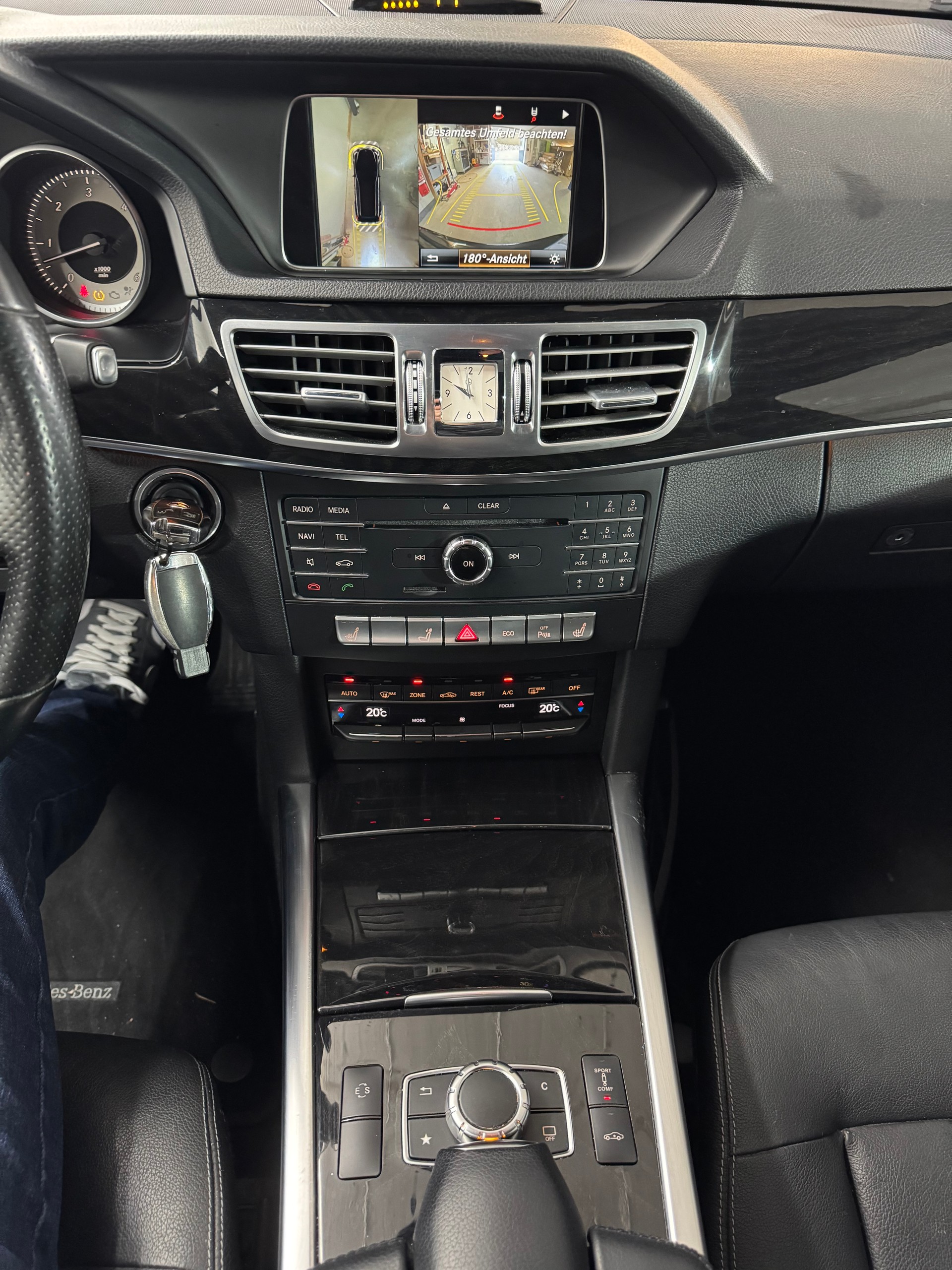 MERCEDES-BENZ E 350 BlueTEC Avantgarde 4Matic 7G-Tronic-image-12
