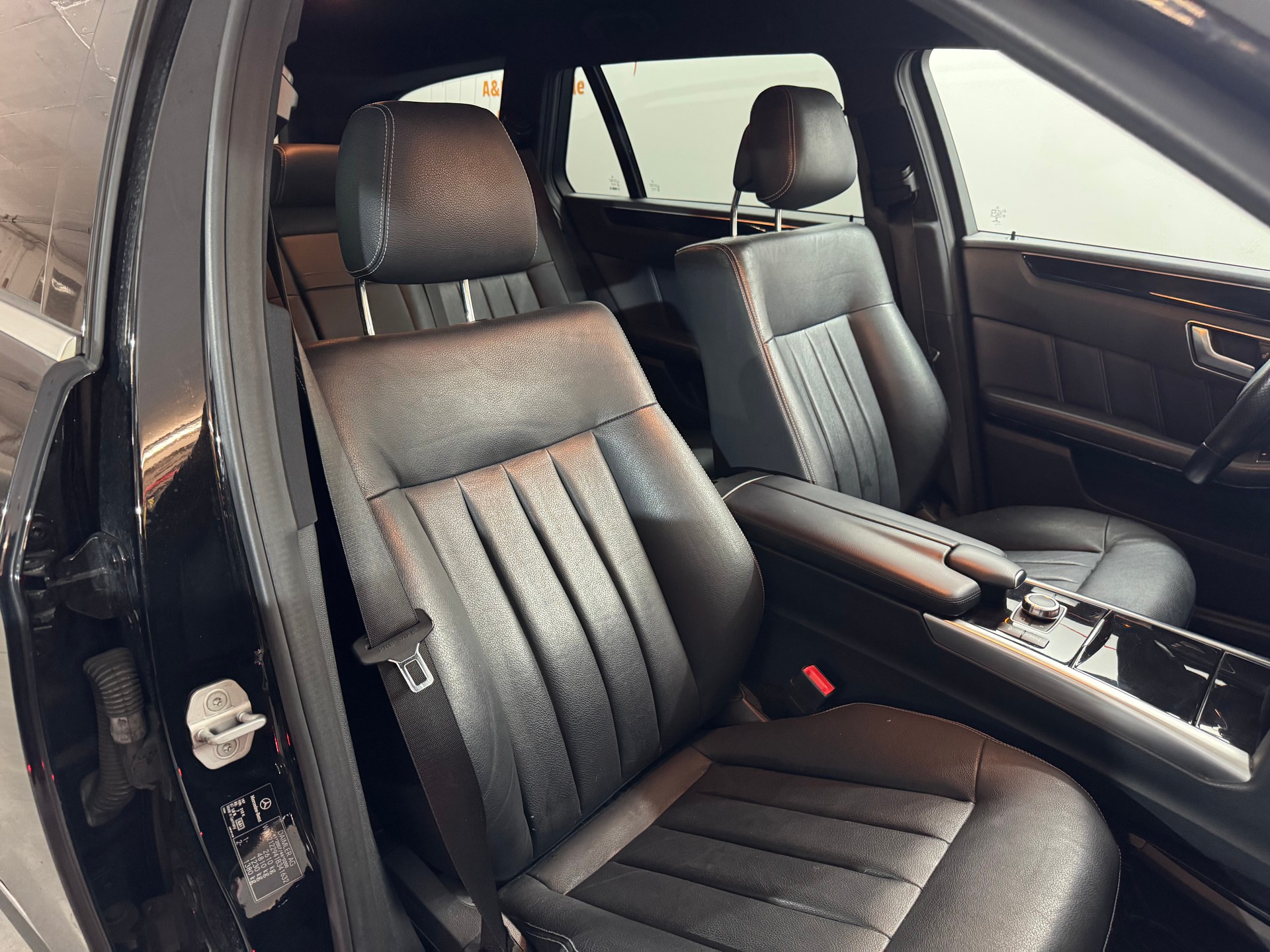 MERCEDES-BENZ E 350 BlueTEC Avantgarde 4Matic 7G-Tronic-image-9