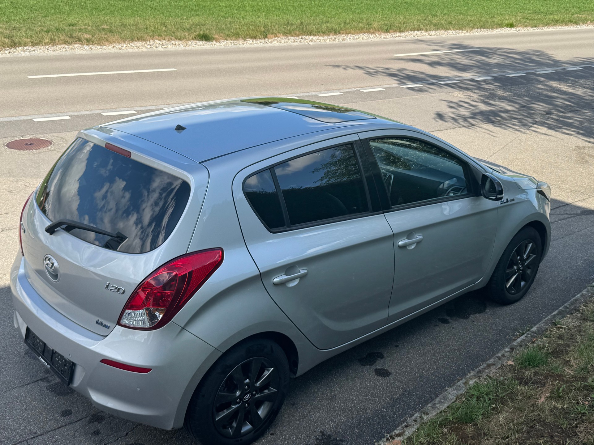 HYUNDAI i20 1.4 exxtra Plus-image-3