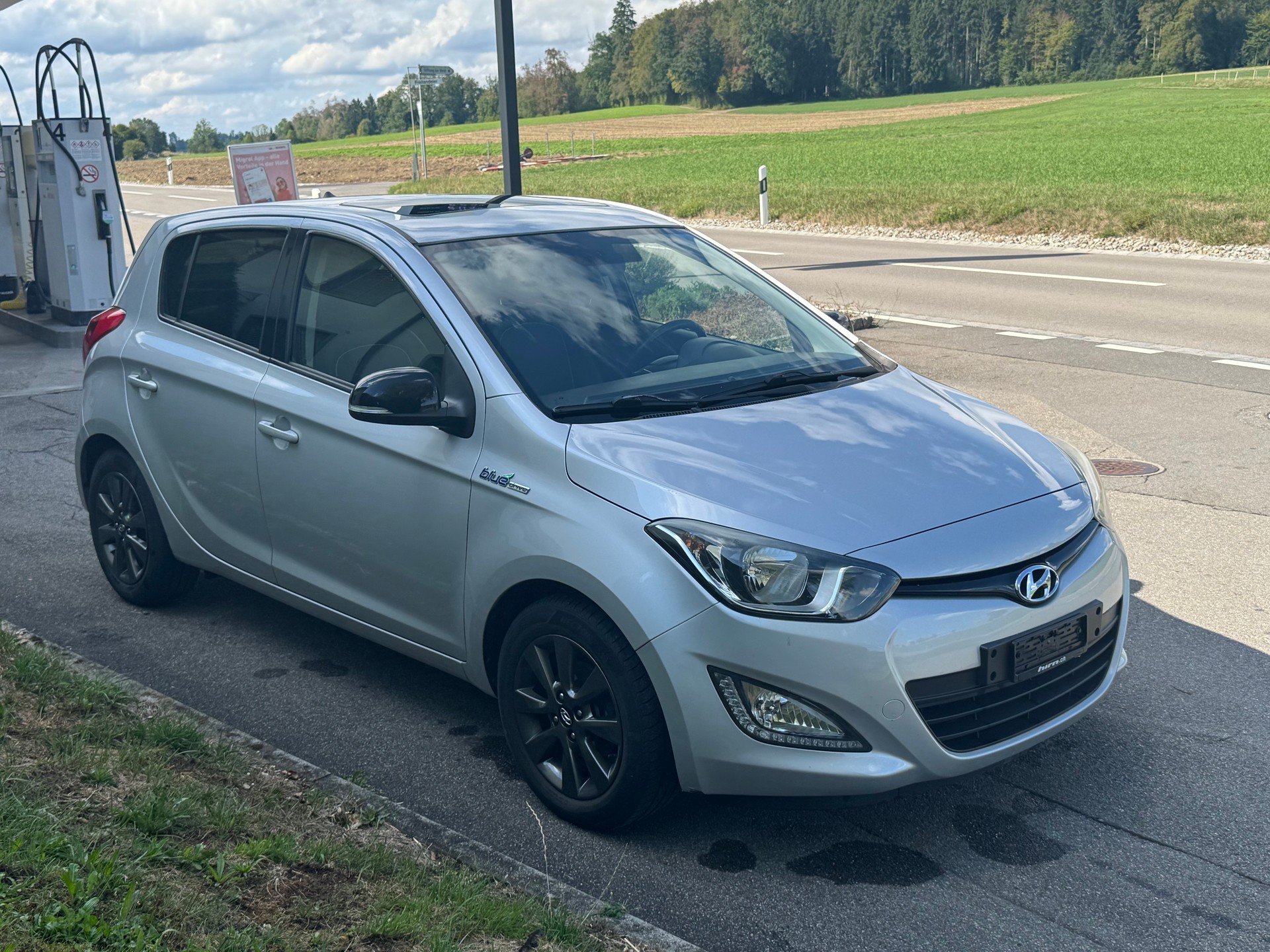 HYUNDAI i20 1.4 exxtra Plus-image-2