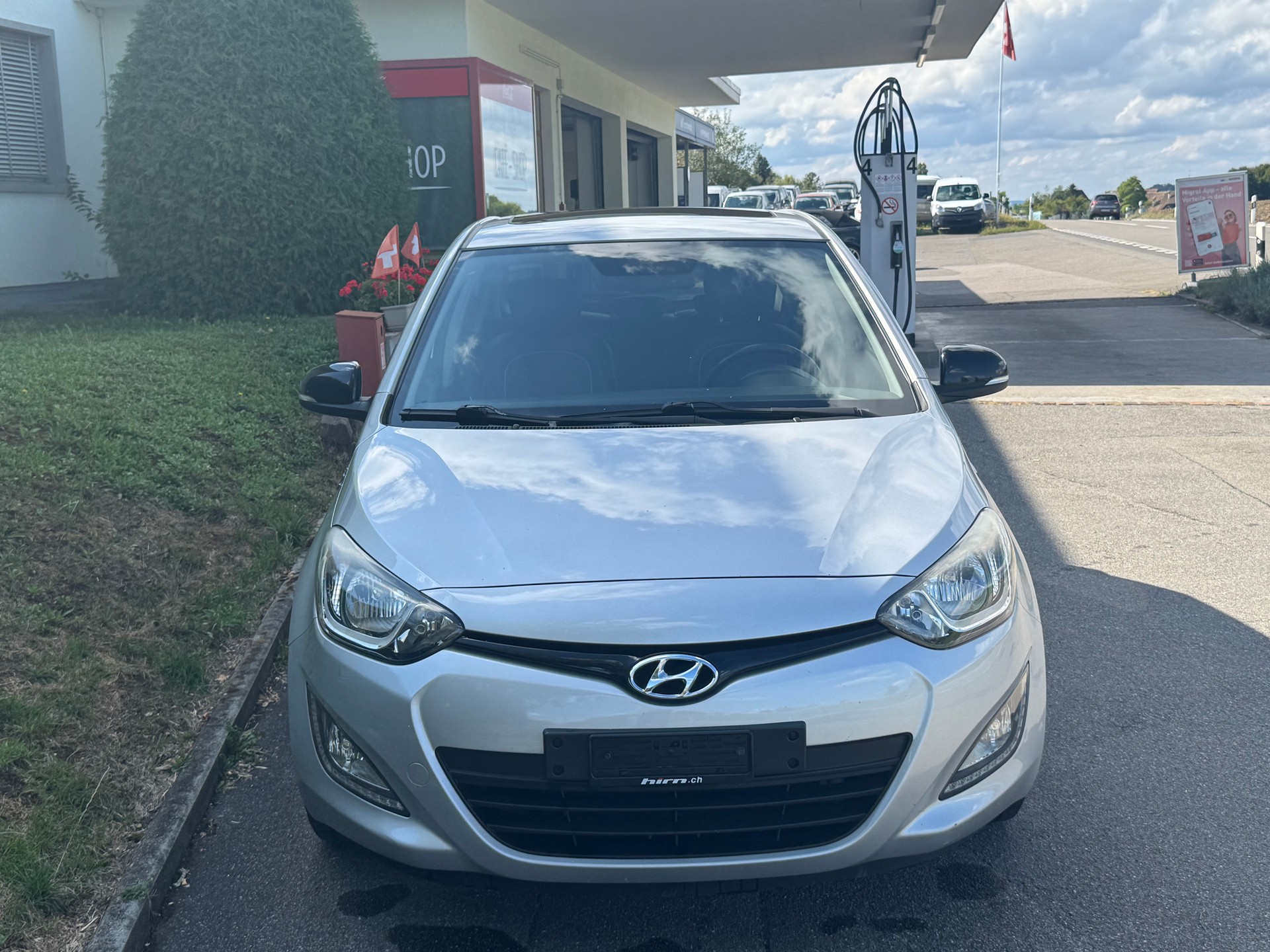 HYUNDAI i20 1.4 exxtra Plus-image-1