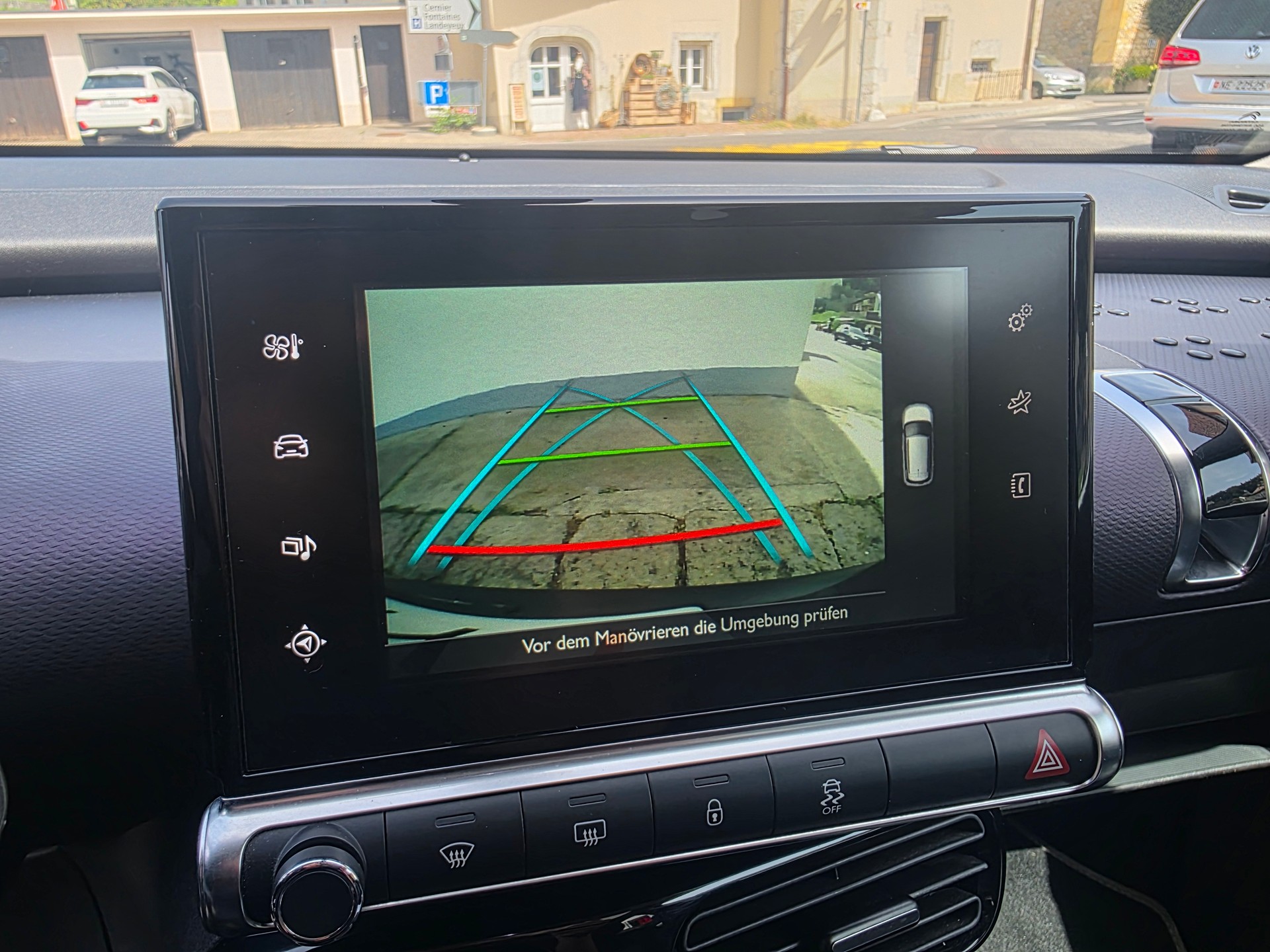 CITROEN C4 Cactus 1.2 e-VTi Shine ETG-image-8