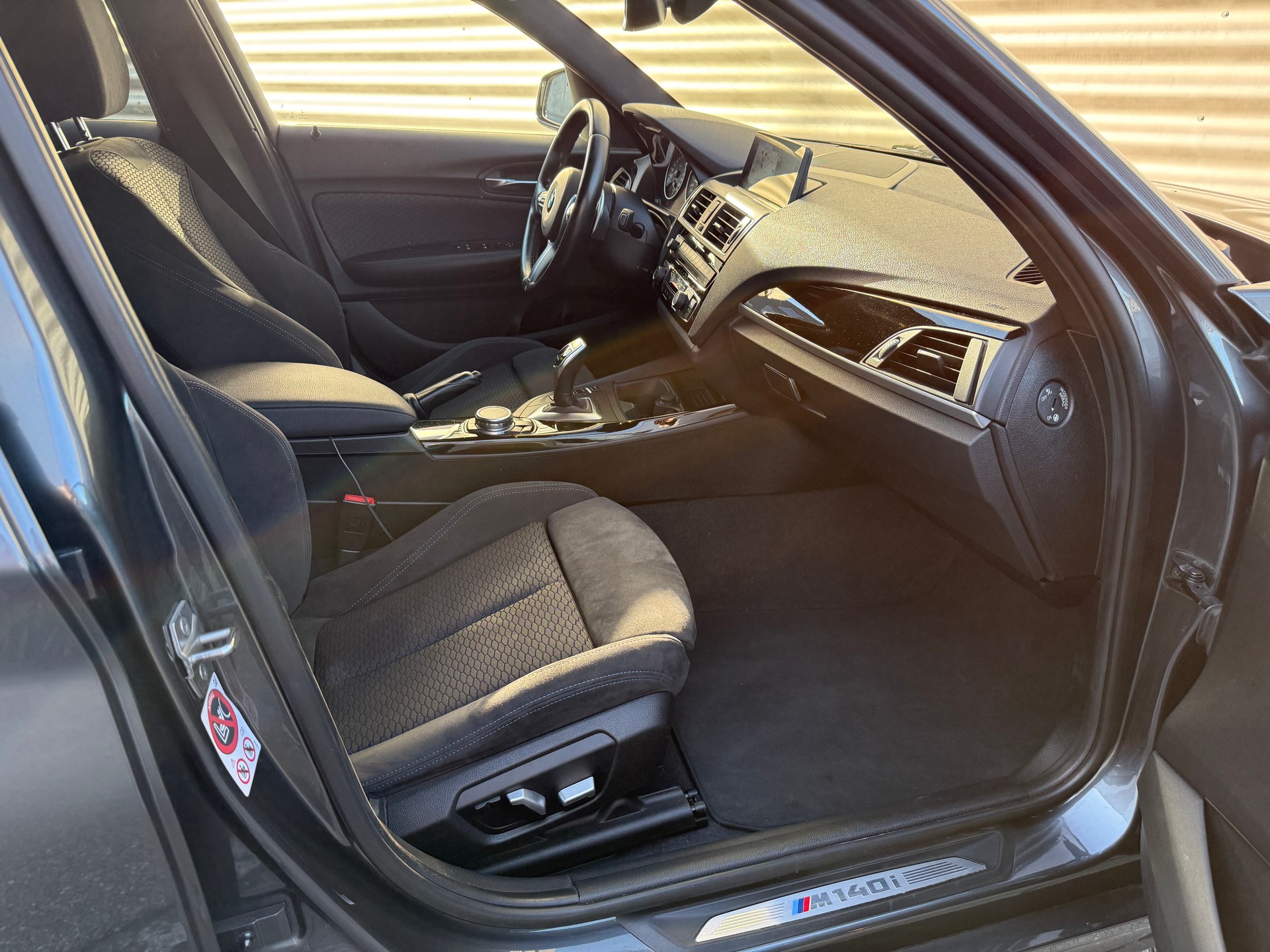 BMW M140i xDrive Steptronic-image-7