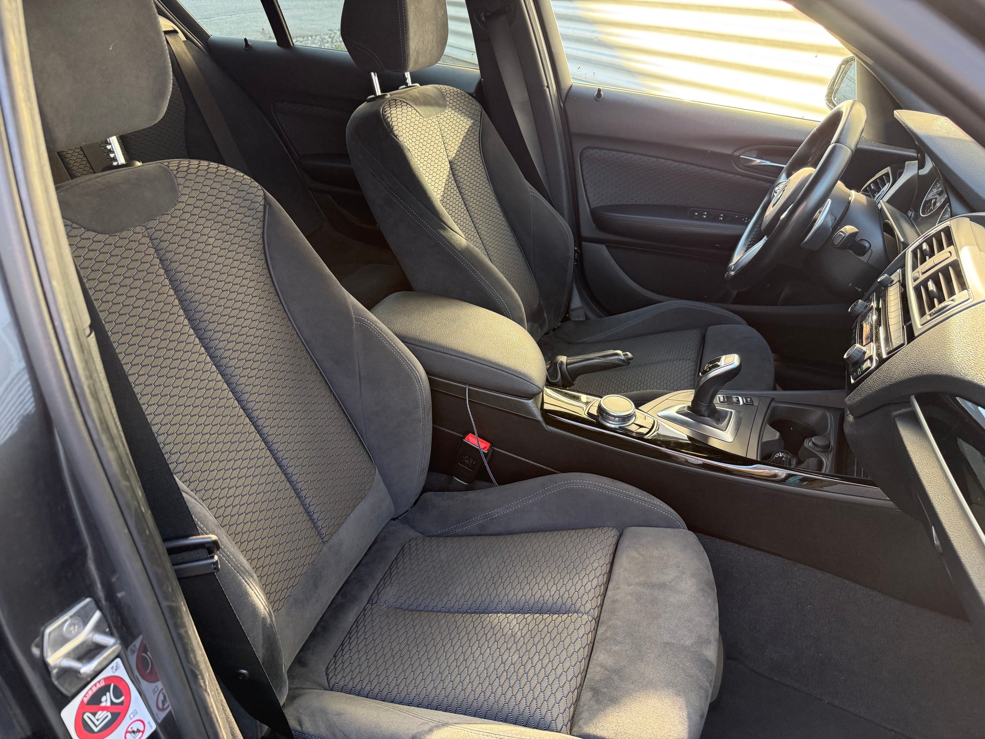 BMW M140i xDrive Steptronic-image-8
