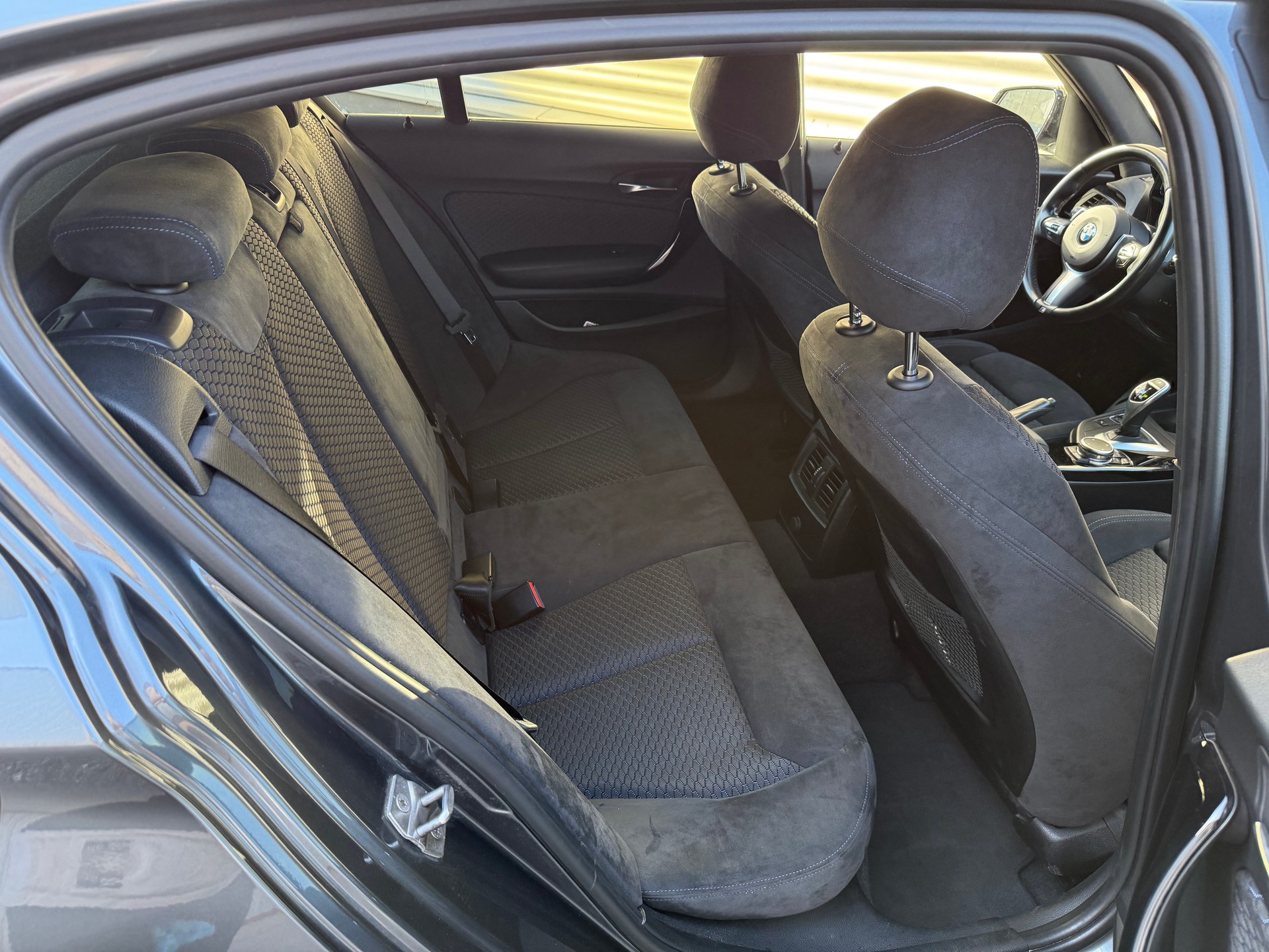 BMW M140i xDrive Steptronic-image-9