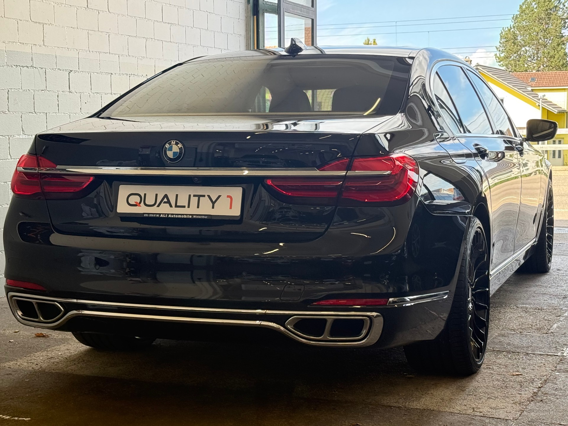 BMW M760Li xDrive Steptronic-image-4