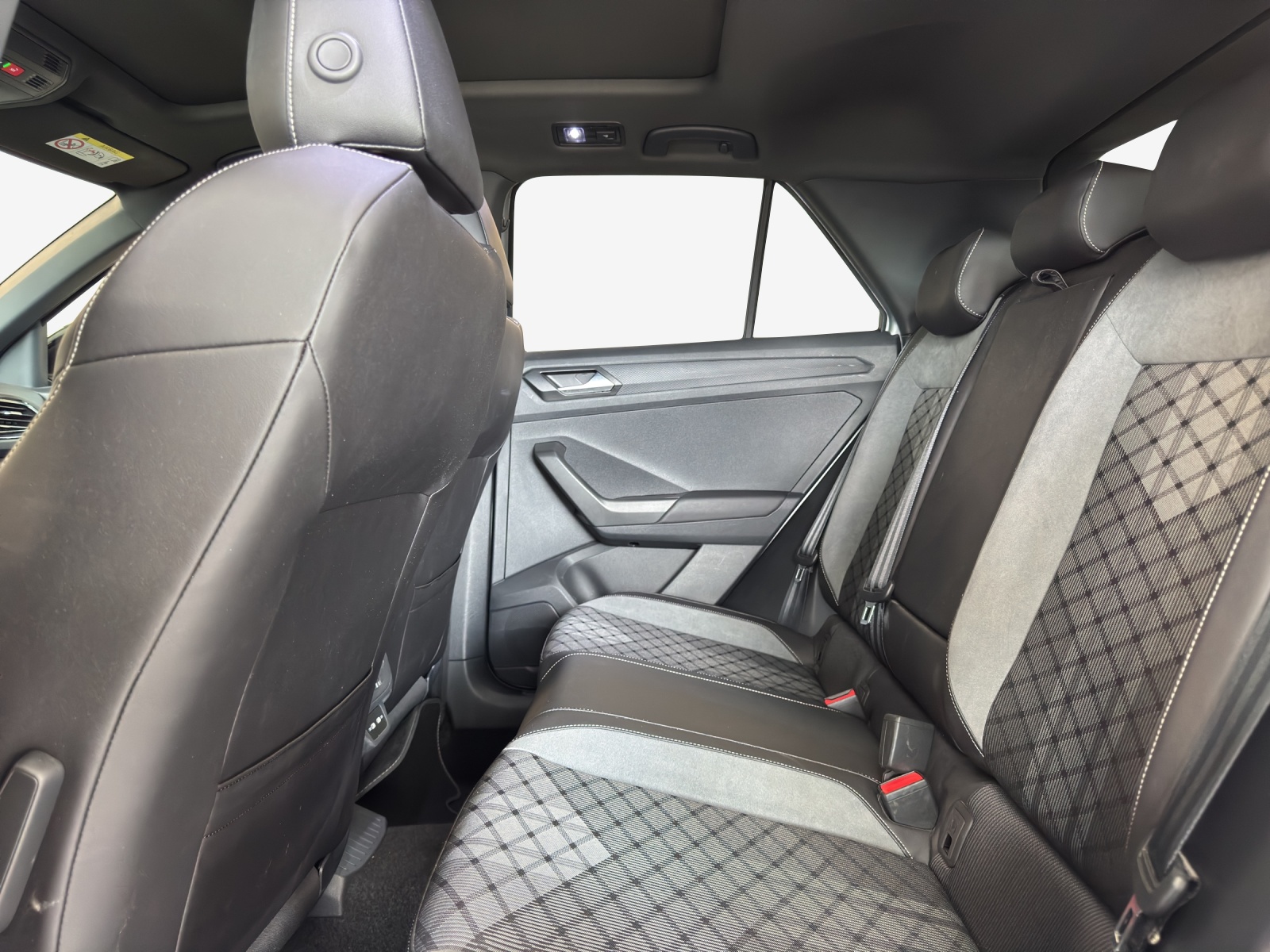 VW T-Roc 2.0 TSI R-Line DSG 4Motion-image-11