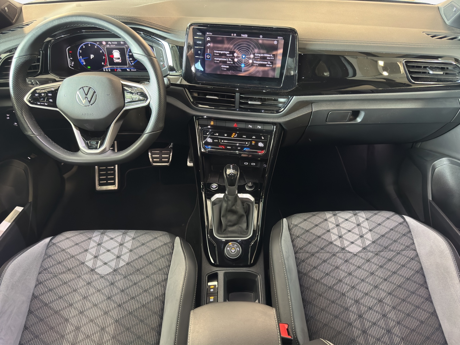 VW T-Roc 2.0 TSI R-Line DSG 4Motion-image-8