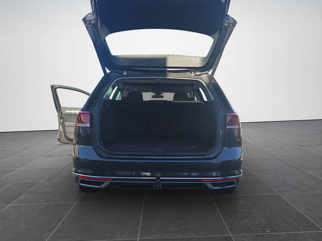 VW Passat Variant 2.0 TDI 200 75th Edition DSG 4m-image-15