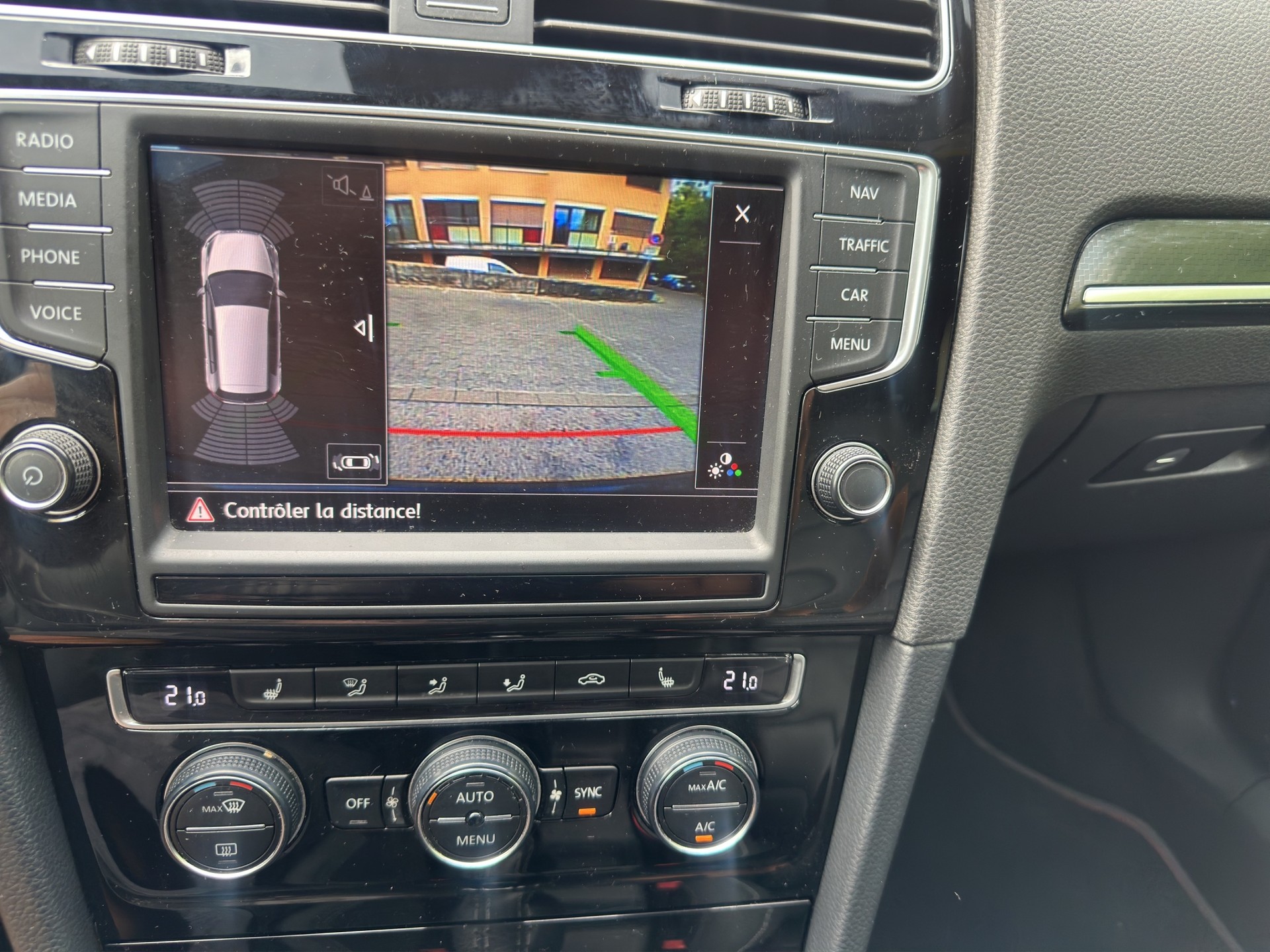 VW Golf 2.0 TSI R 4Motion DSG-image-11