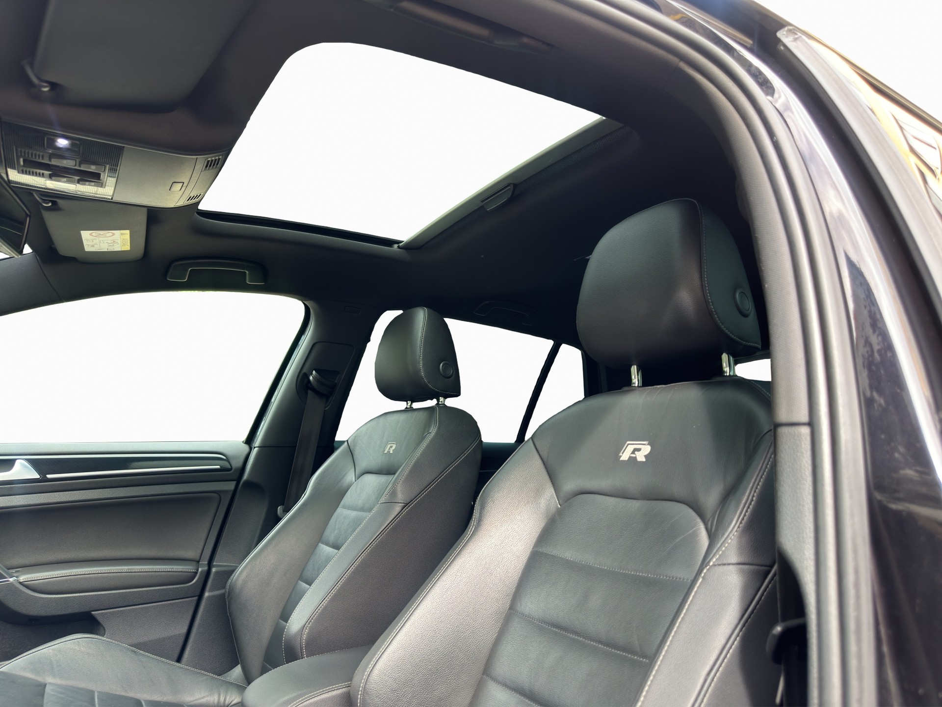 VW Golf 2.0 TSI R 4Motion DSG-image-9