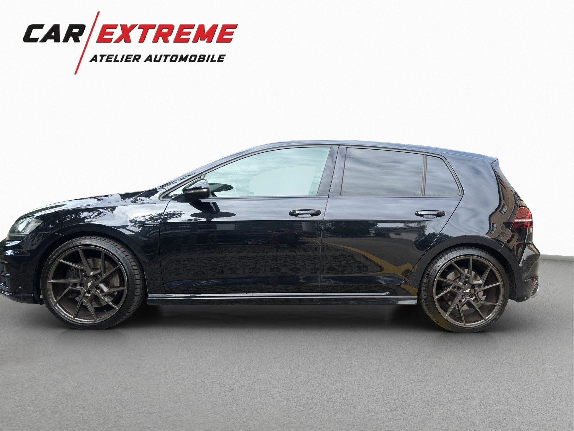 VW Golf 2.0 TSI R 4Motion DSG-image-2