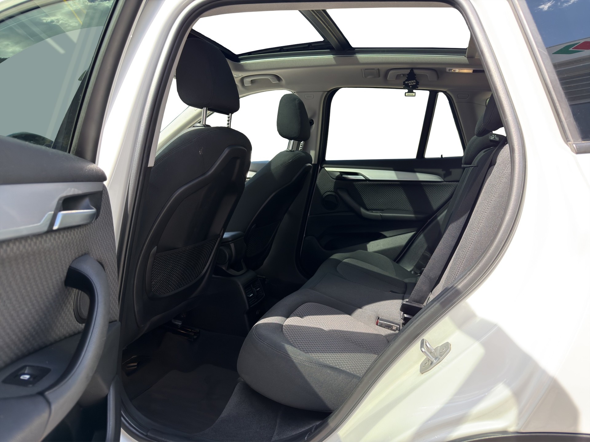 BMW X1 xDrive 18d Steptronic-image-16