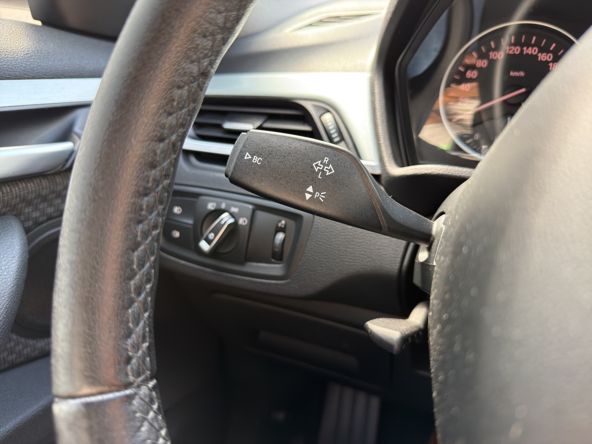 BMW X1 xDrive 18d Steptronic-image-27