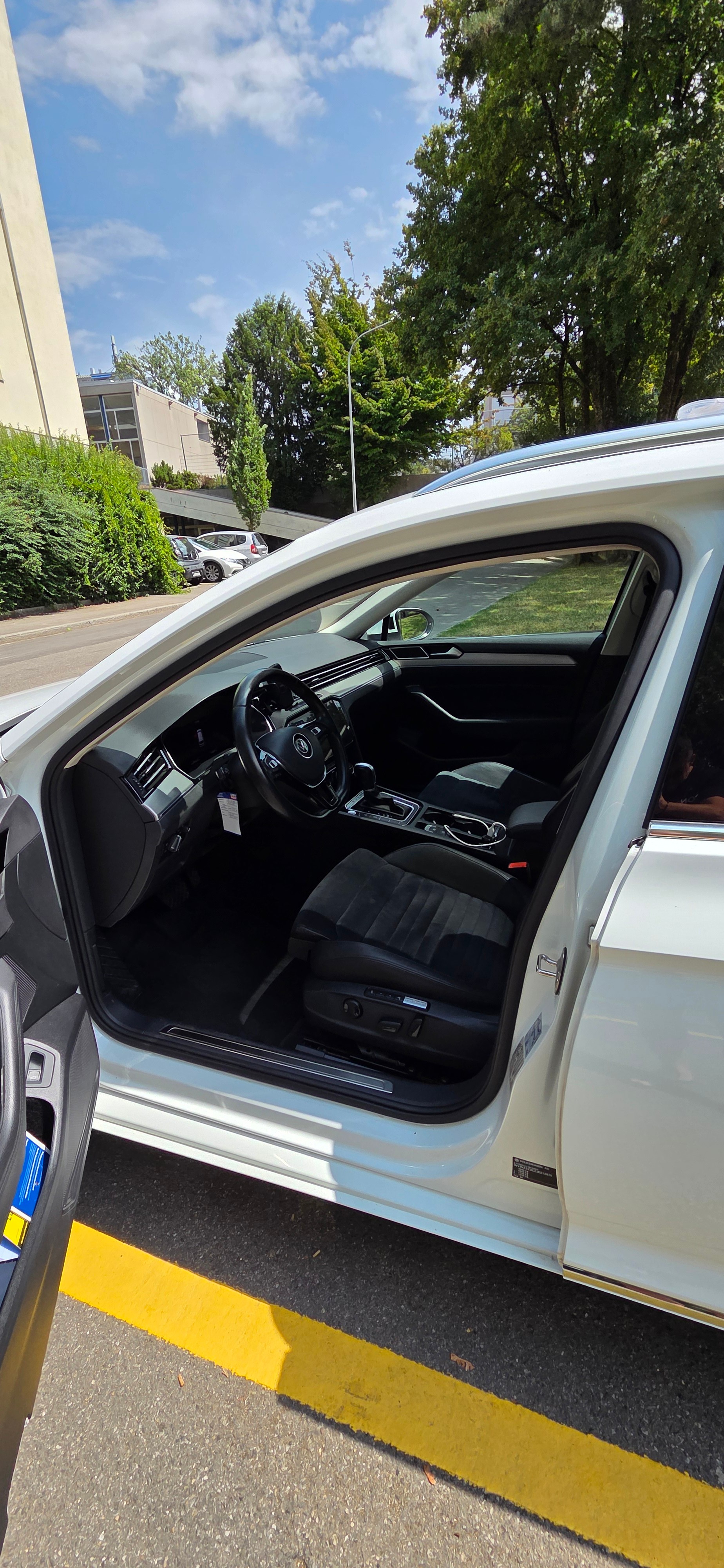 VW 2.0 TDI 190 SCR Highl. DSG 4m-image-4