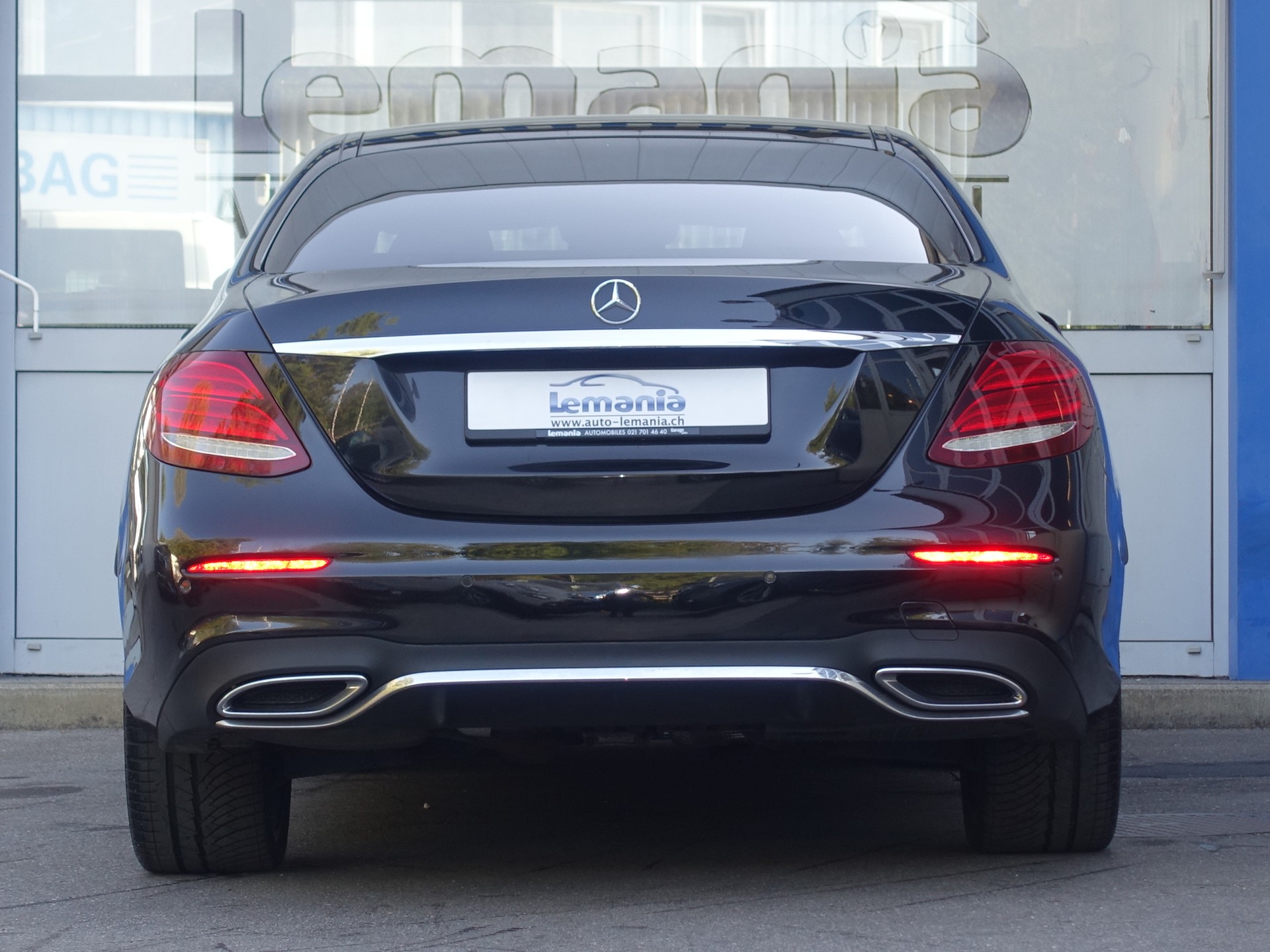 MERCEDES-BENZ E 220 d AMG Line 4Matic 9G-Tronic-image-5